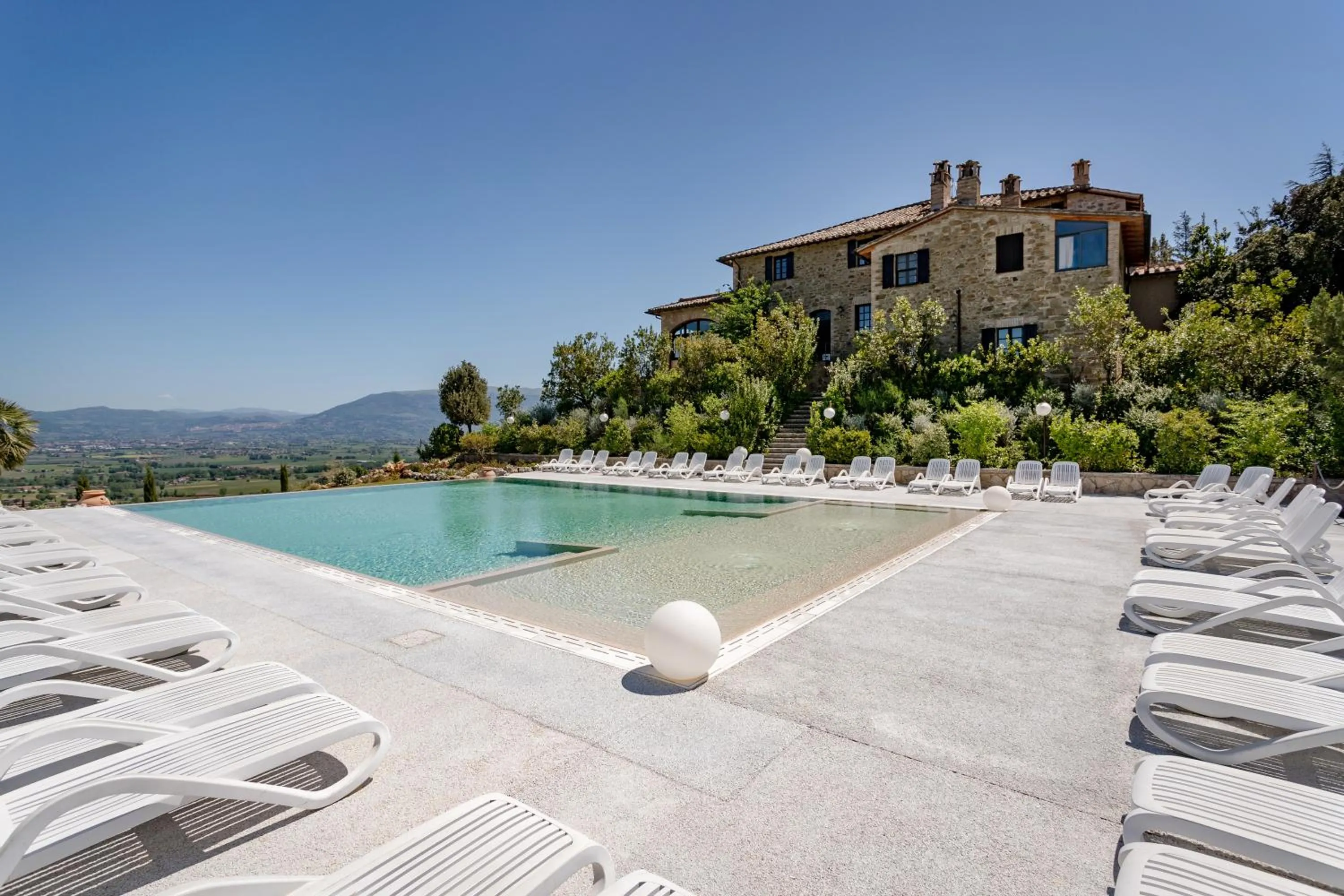 Property building in Il Poggio degli Olivi