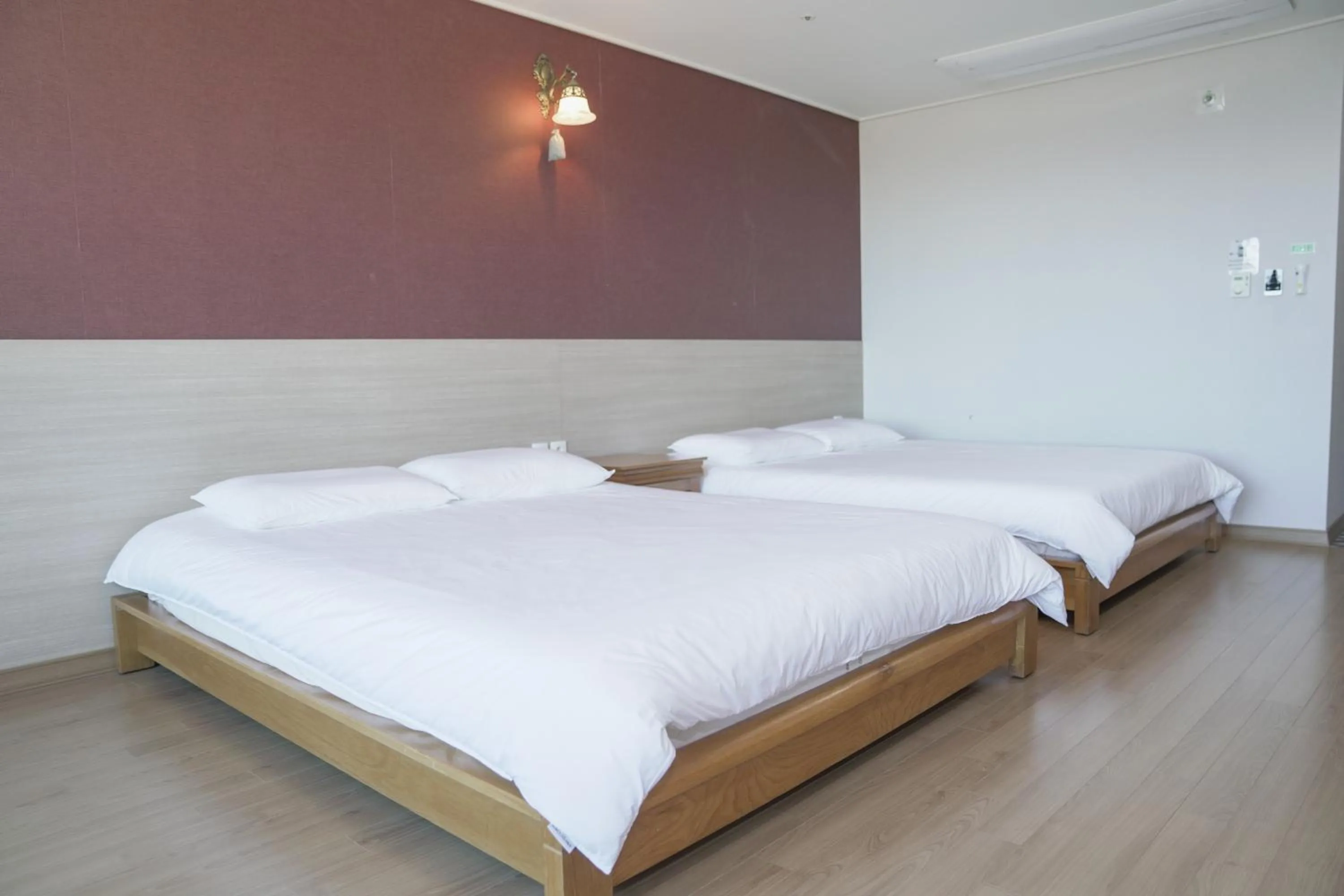 Bed in Sancheong Korean Medicine Family Hotel