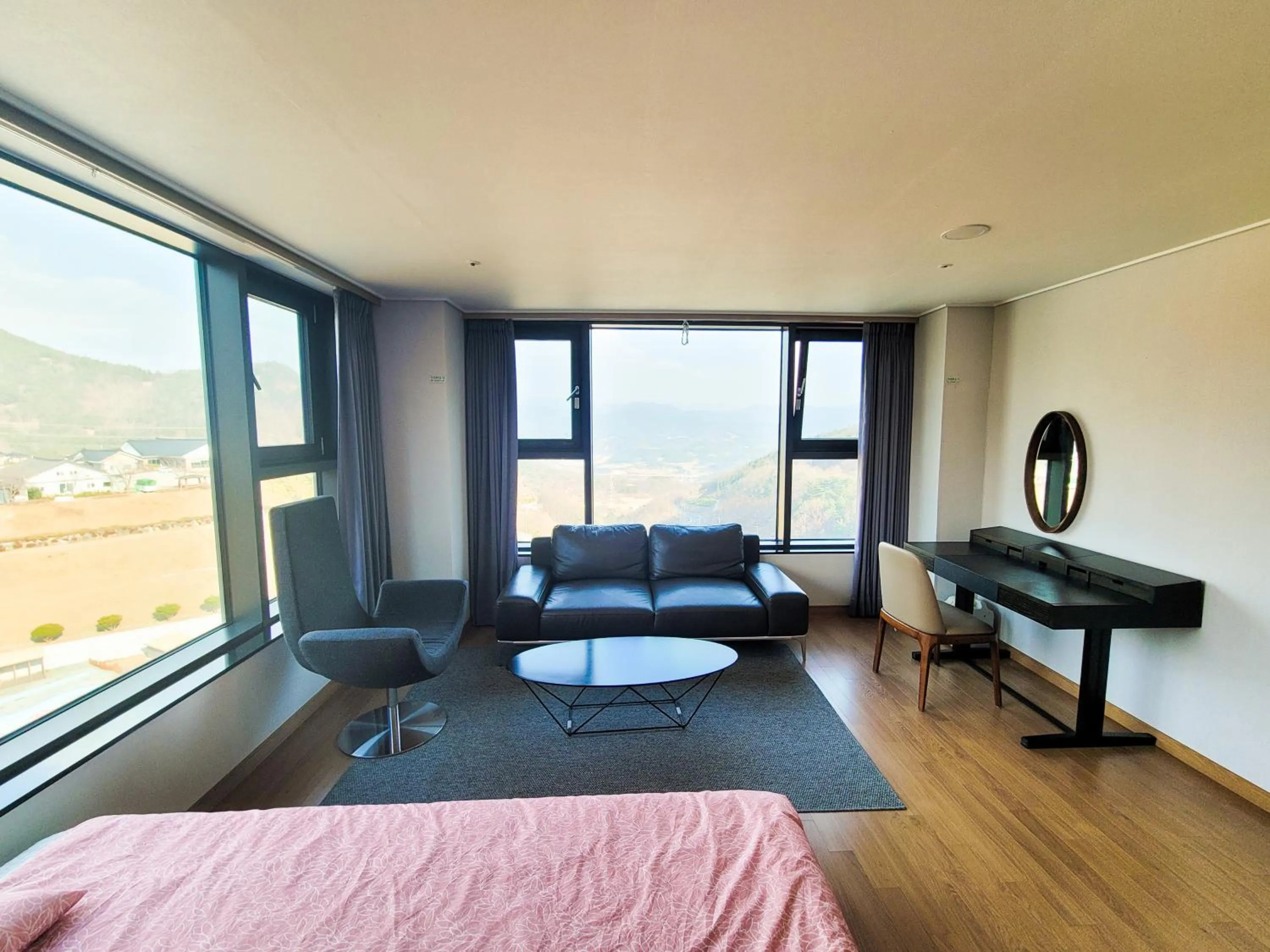 Living room in Sancheong Korean Medicine Family Hotel