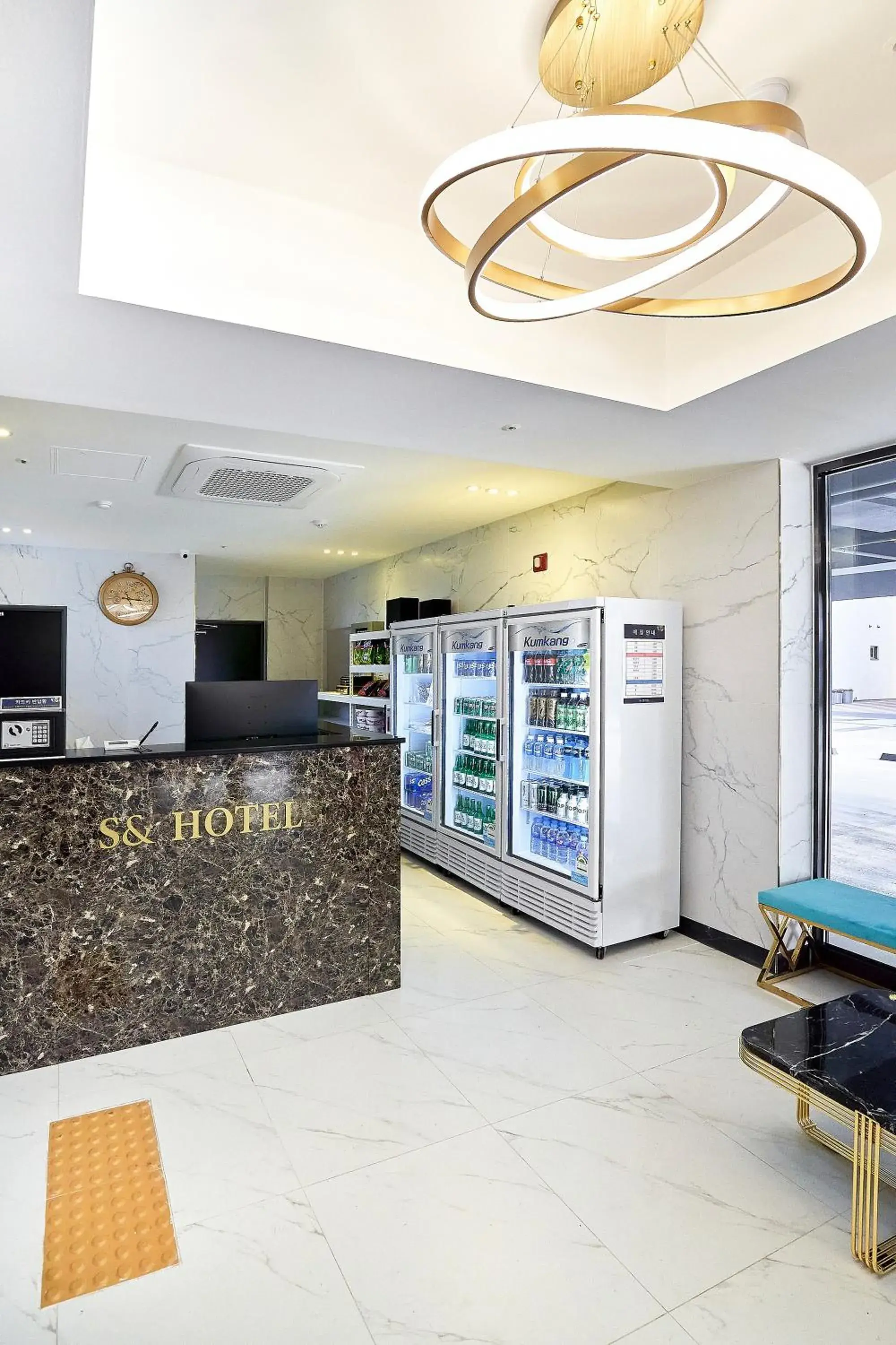 Lobby or reception in SN Hotel Daecheon Lobby or reception in SN Hotel Daecheon