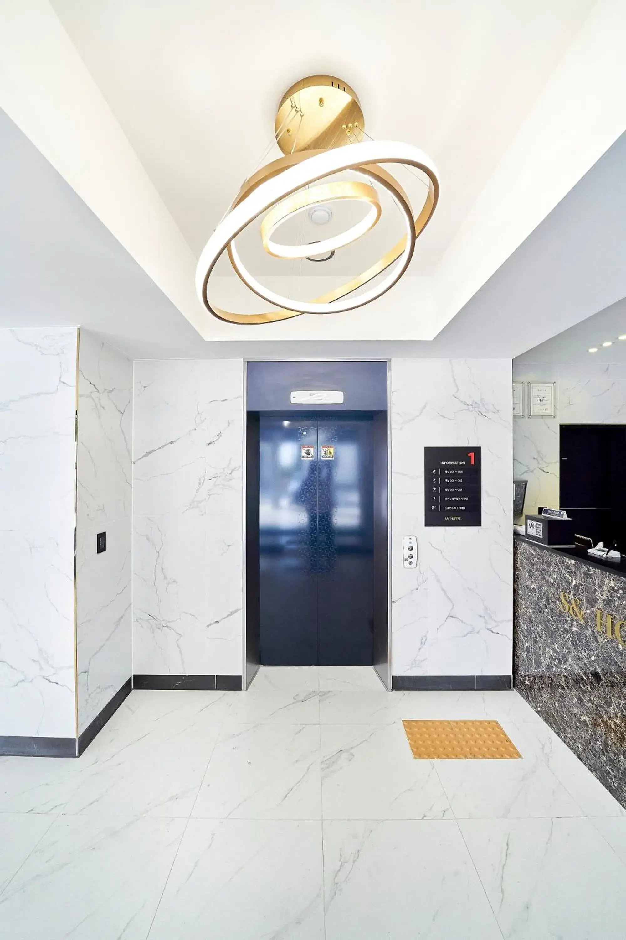 Lobby or reception in SN Hotel Daecheon Lobby or reception in SN Hotel Daecheon