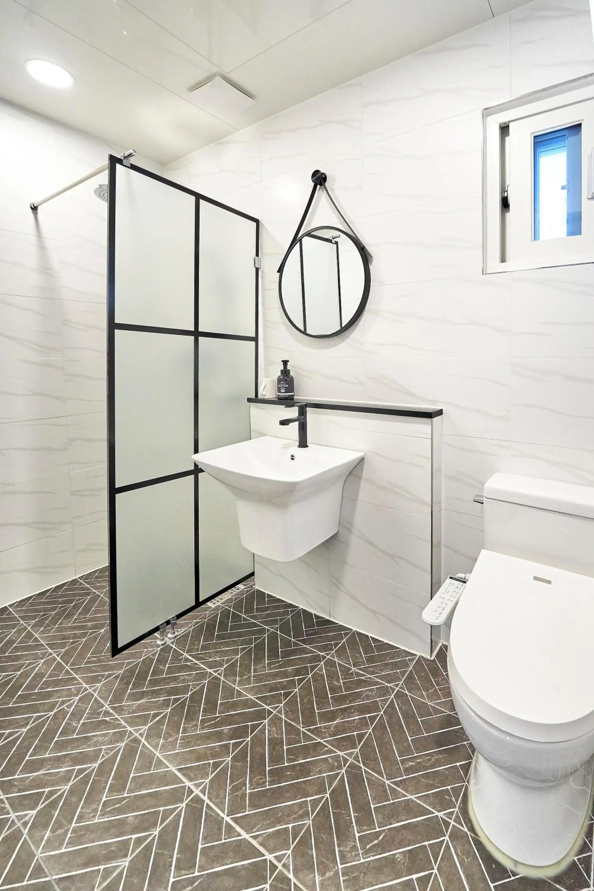 Bathroom in SN Hotel Daecheon Bathroom in SN Hotel Daecheon