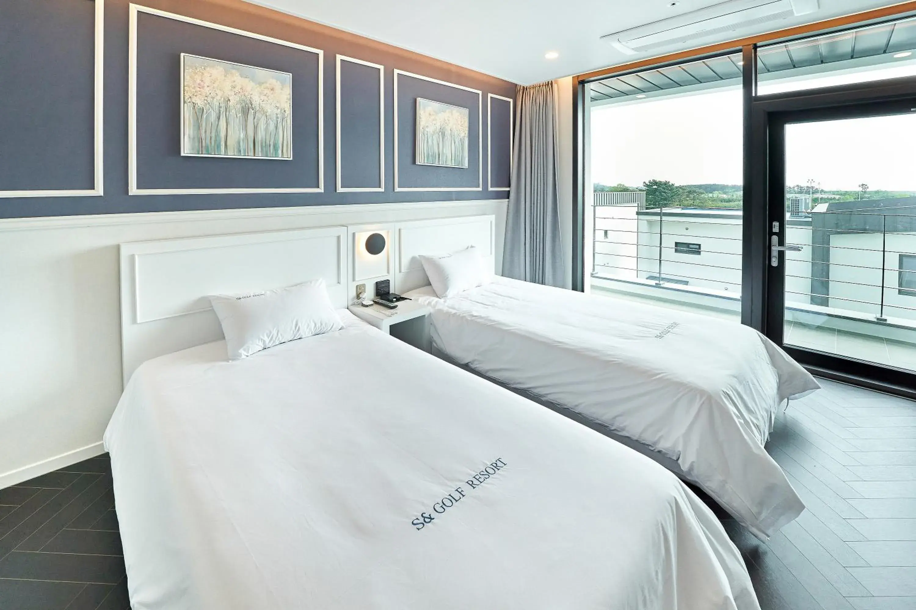 Photo of the whole room, Bed in SN Hotel Daecheon Photo of the whole room, Bed in SN Hotel Daecheon