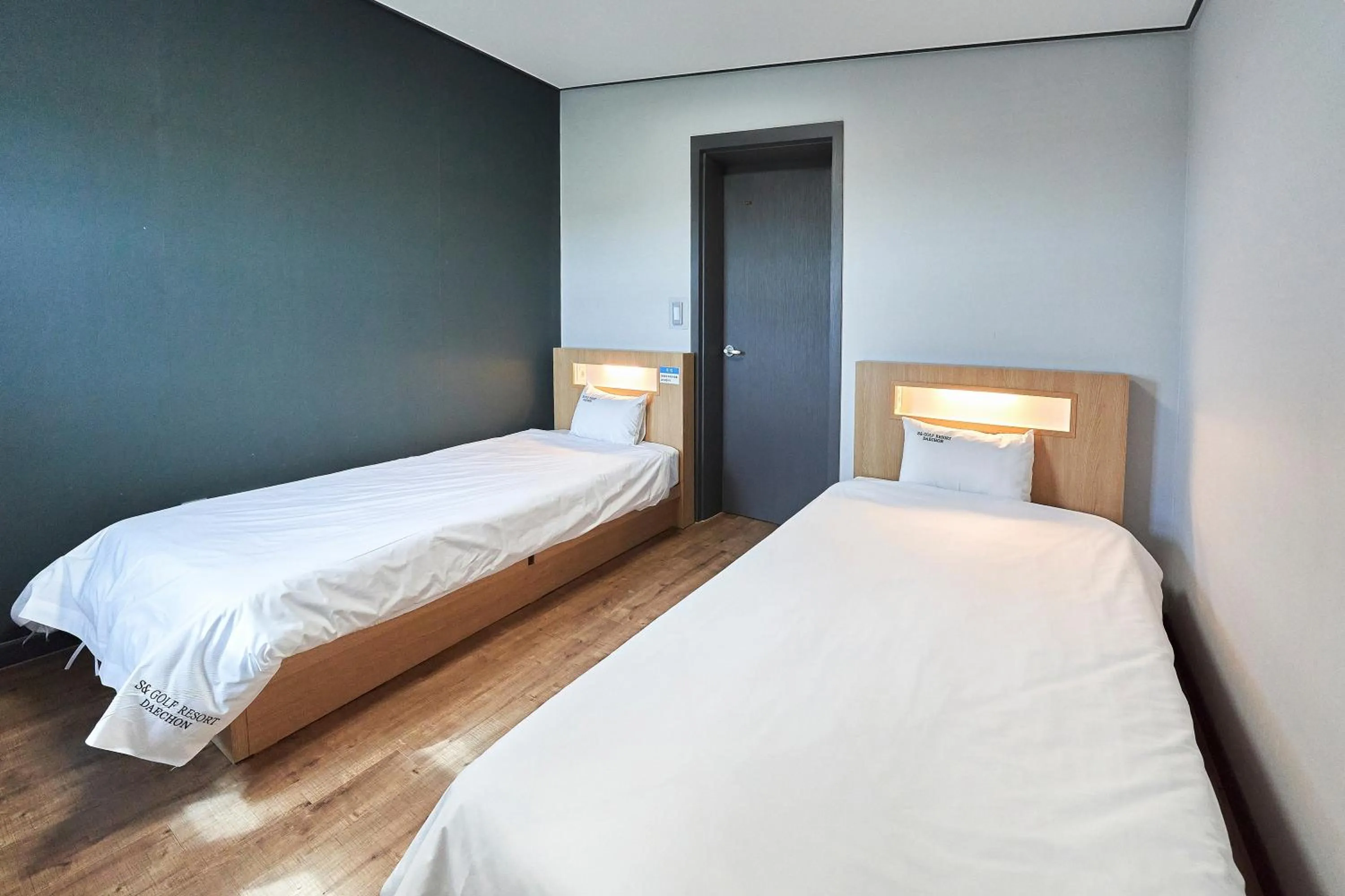 Bedroom, Bed in SN Hotel Daecheon
