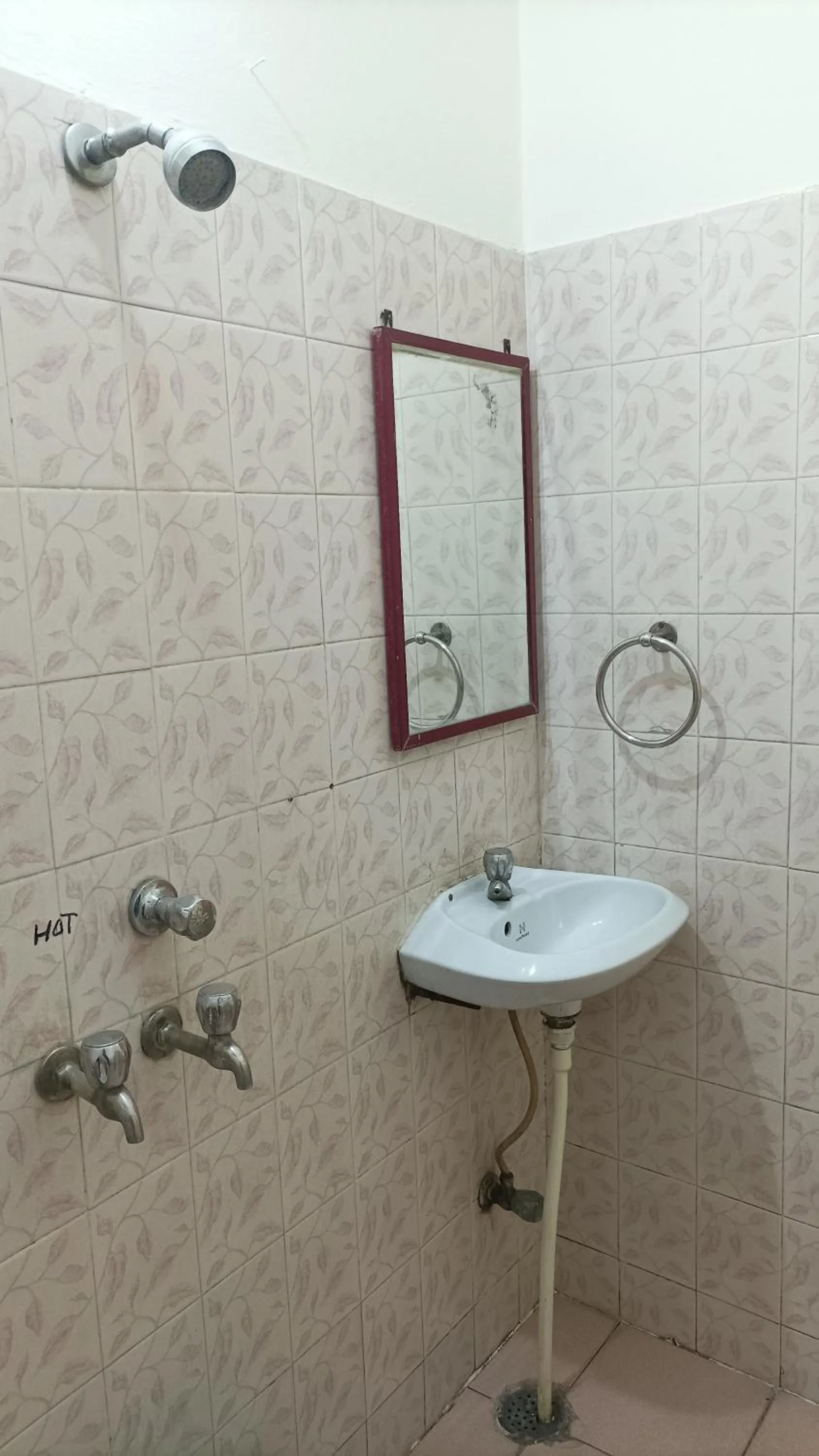 Bathroom in Hotel Siddharth