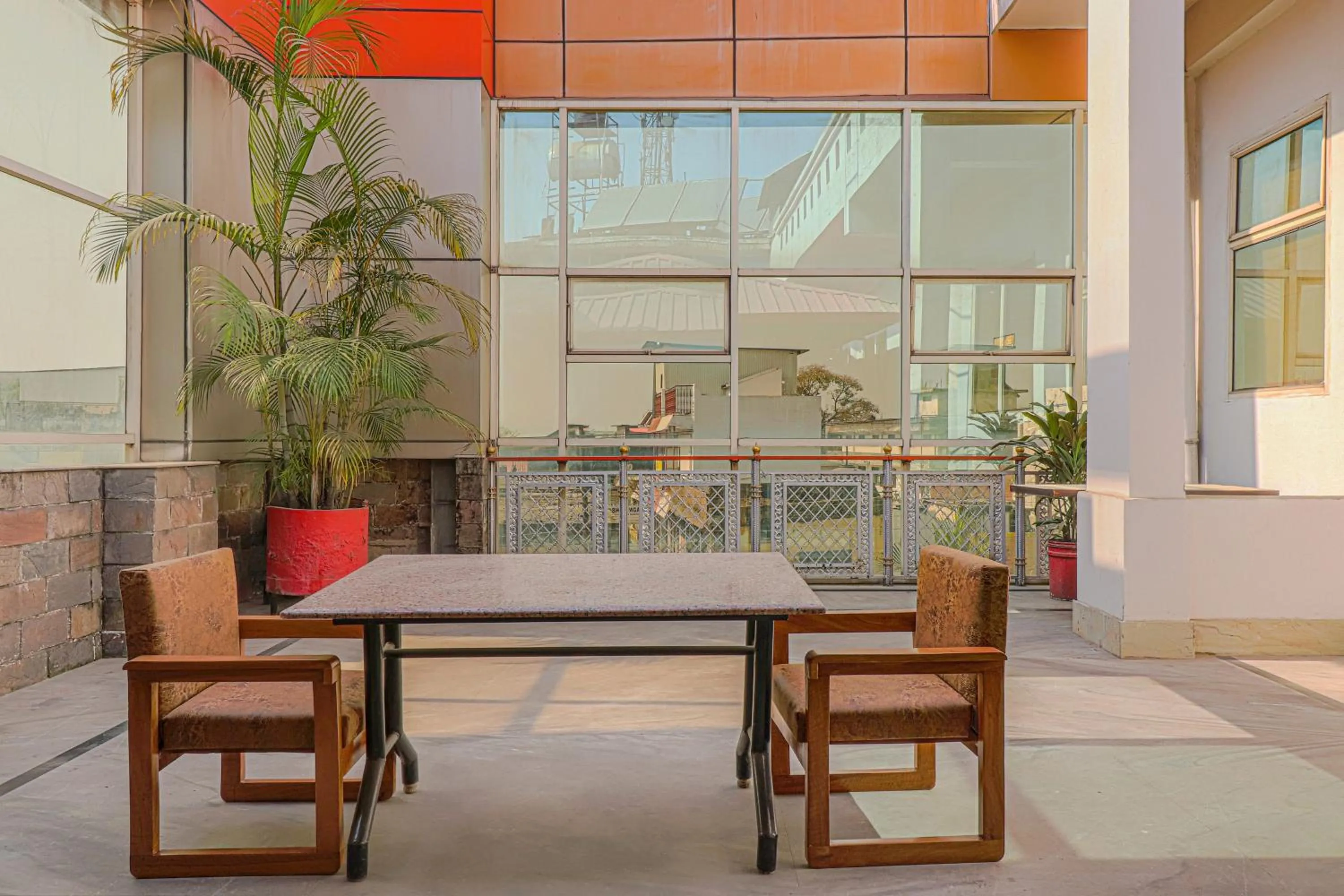 Restaurant/places to eat in Hotel Siddharth