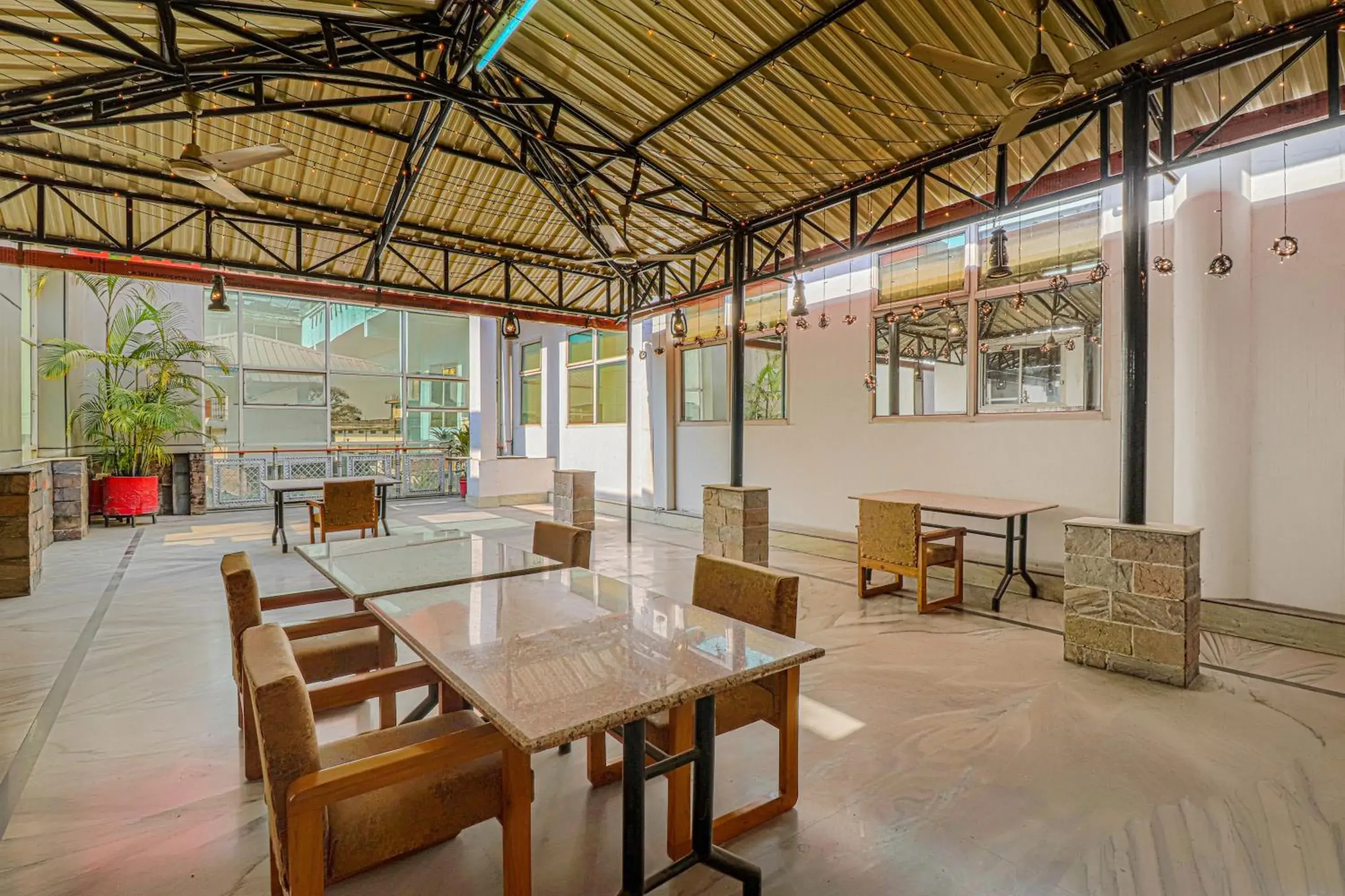 Restaurant/places to eat in Hotel Siddharth Restaurant/places to eat in Hotel Siddharth