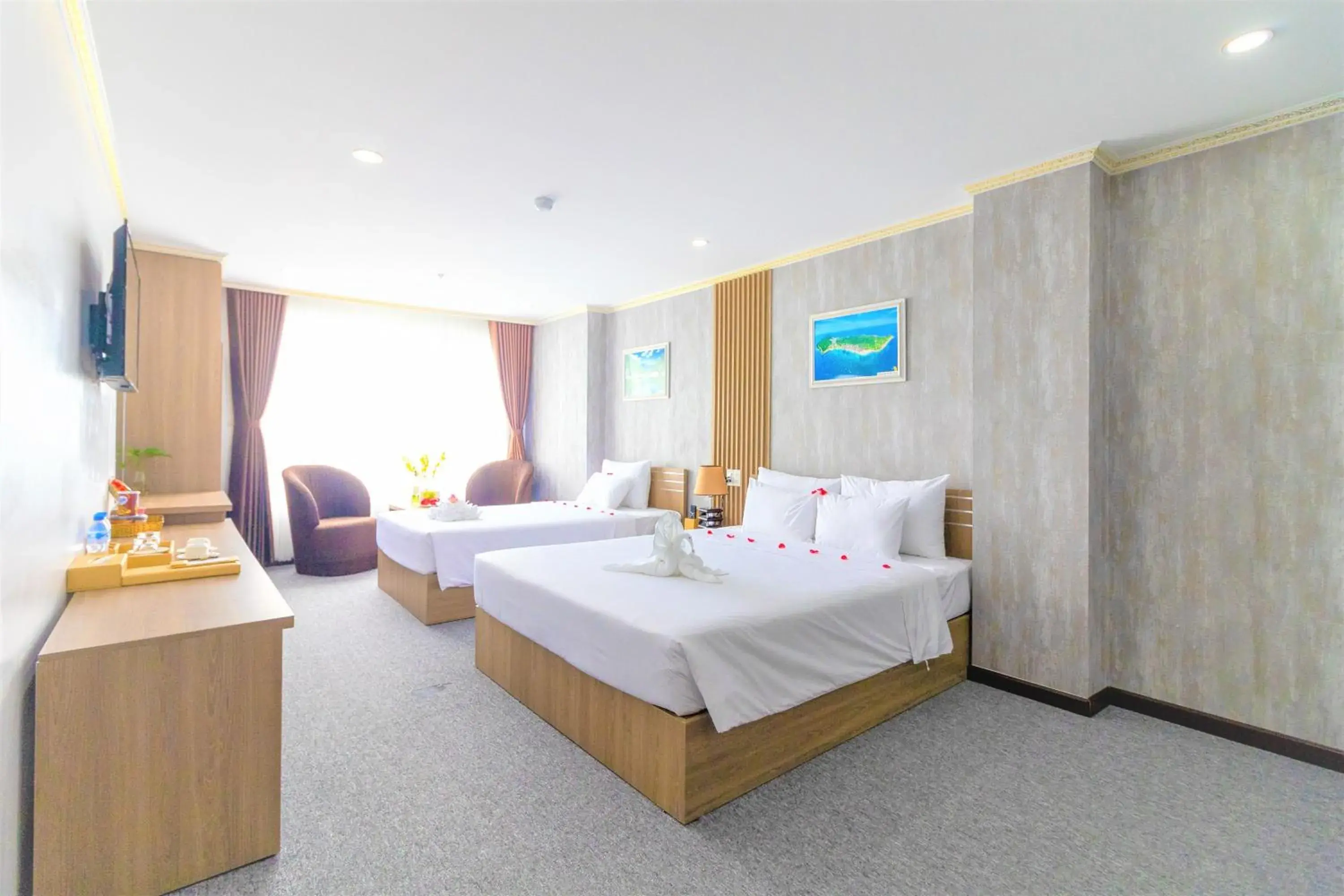 Premier Triple Room with City View in Pearl Beach Hotel Quy Nhon Premier Triple Room with City View in Pearl Beach Hotel Quy Nhon