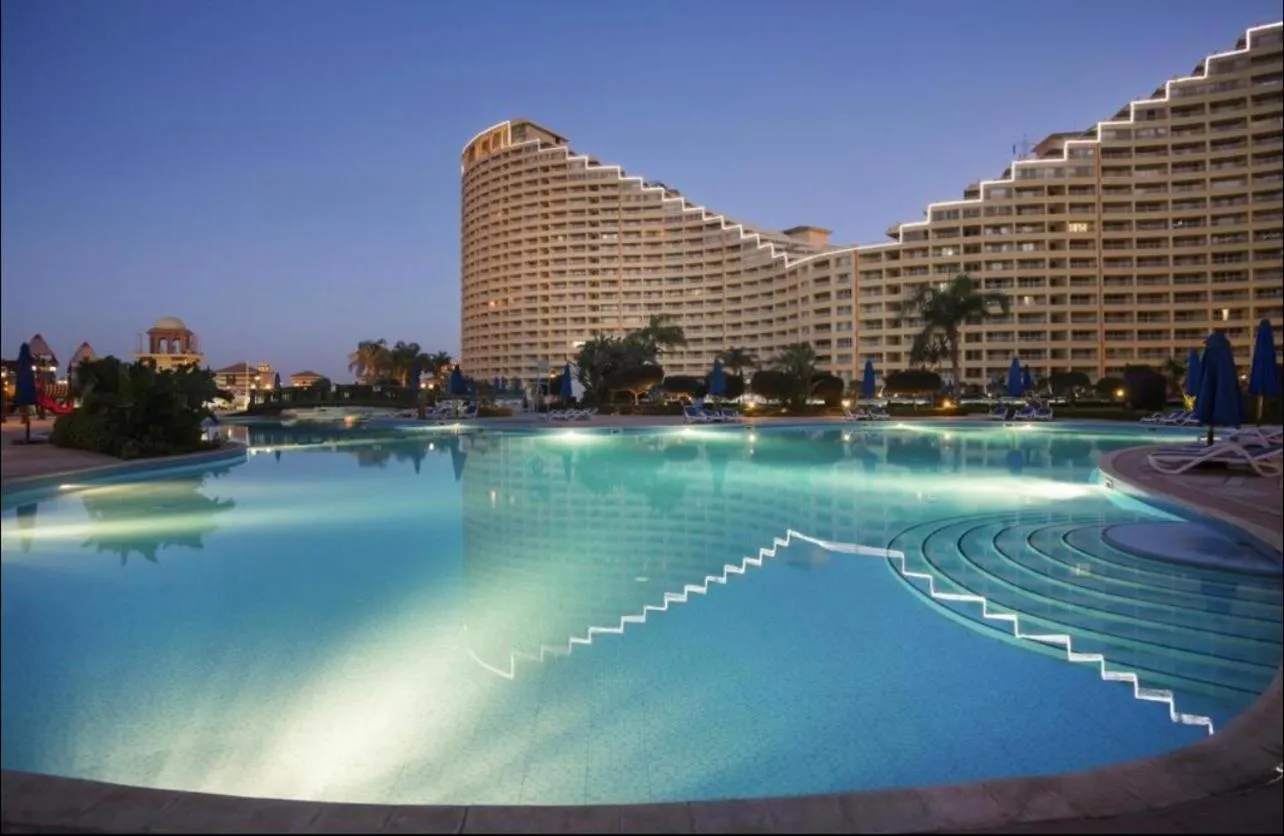 Amazing sea view Penthouse Apartment in Pyramids Porto El-Sokhna