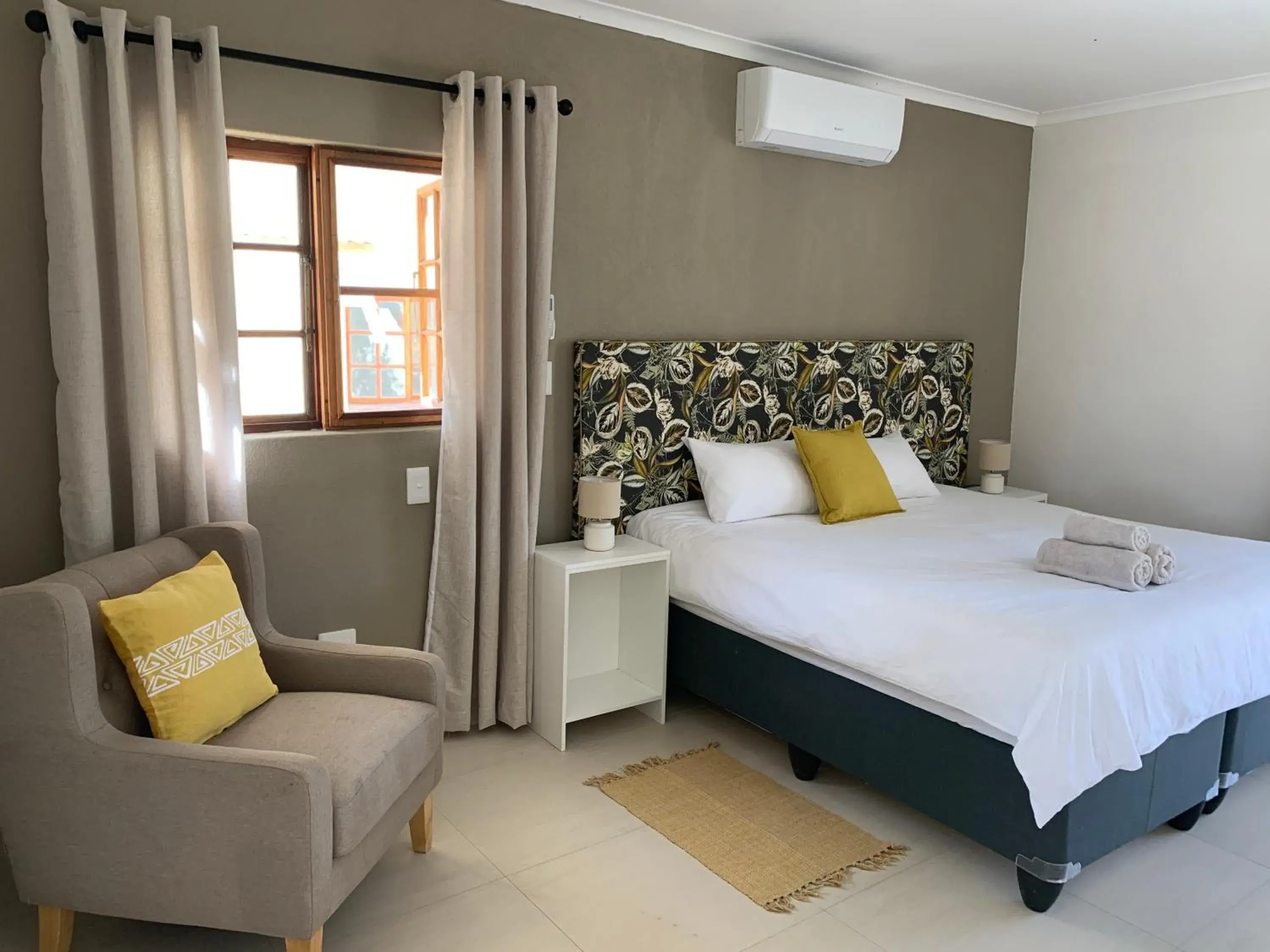 Luxury King Room in Otjibamba Lodge Luxury King Room in Otjibamba Lodge
