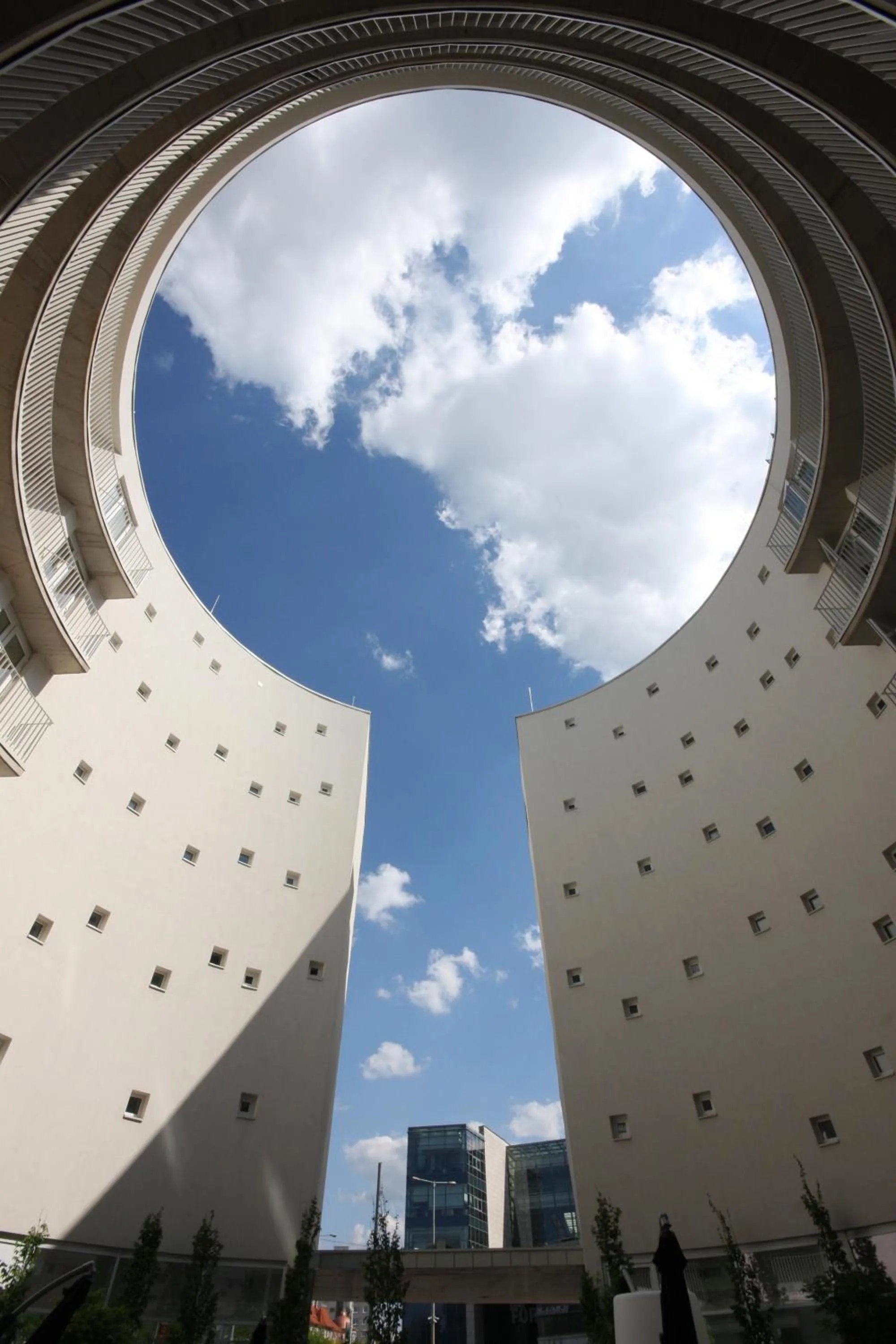 Property building in Parizs Garden Apartments