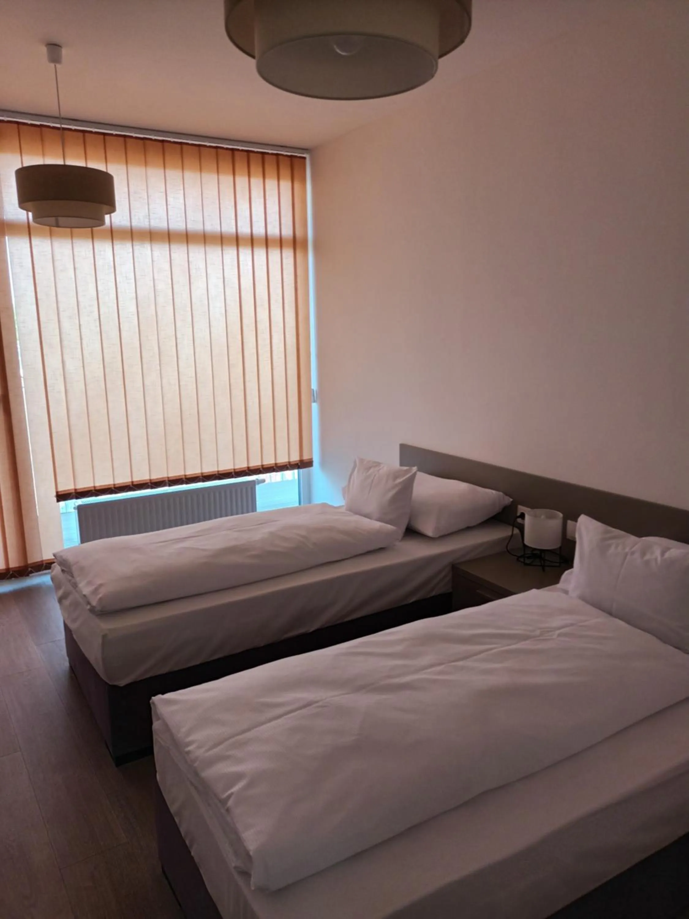 Bedroom, Bed in Parizs Garden Apartments