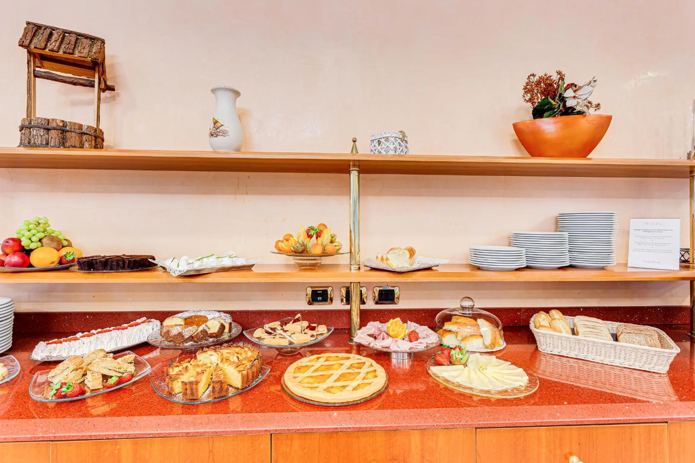 Buffet breakfast in HOTEL VILLA MARIA