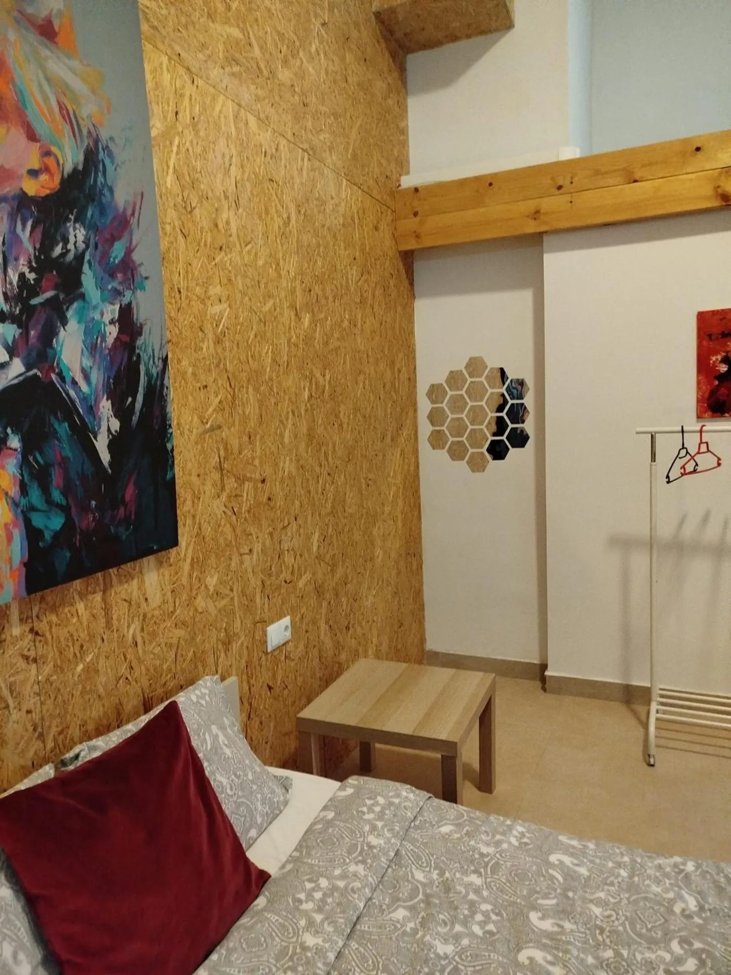 Bed in Soho Boho Apartments - with sunny rooftop terrace and fiber optic internet