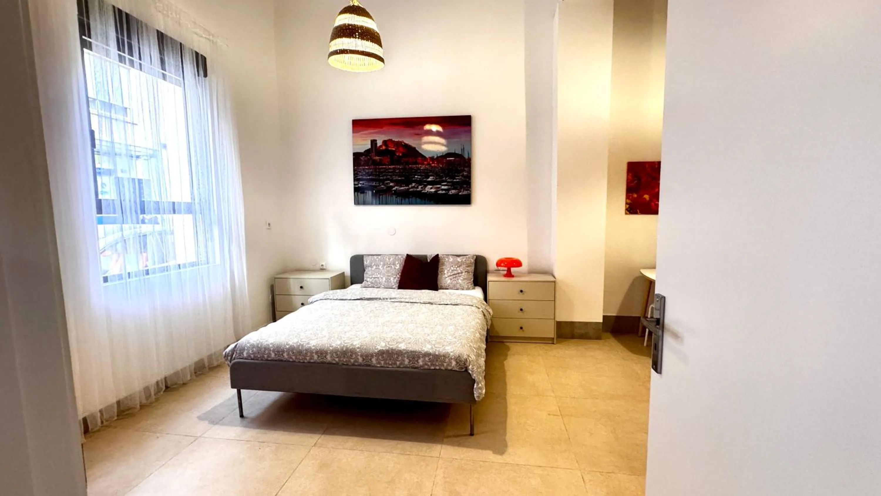 Bed in Soho Boho Apartments - with sunny rooftop terrace and fiber optic internet