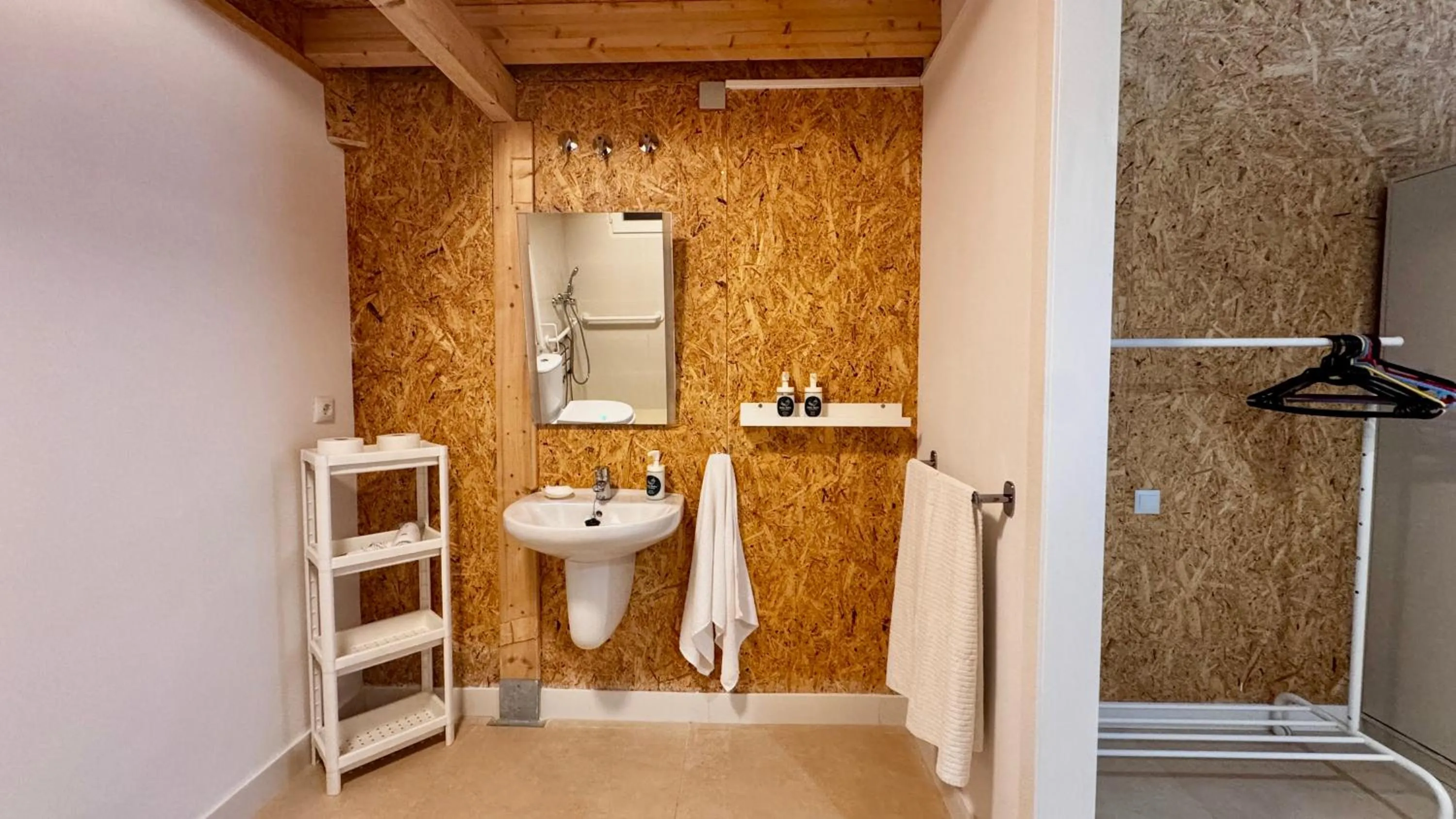 Bathroom in Soho Boho Apartments - with sunny rooftop terrace and fiber optic internet