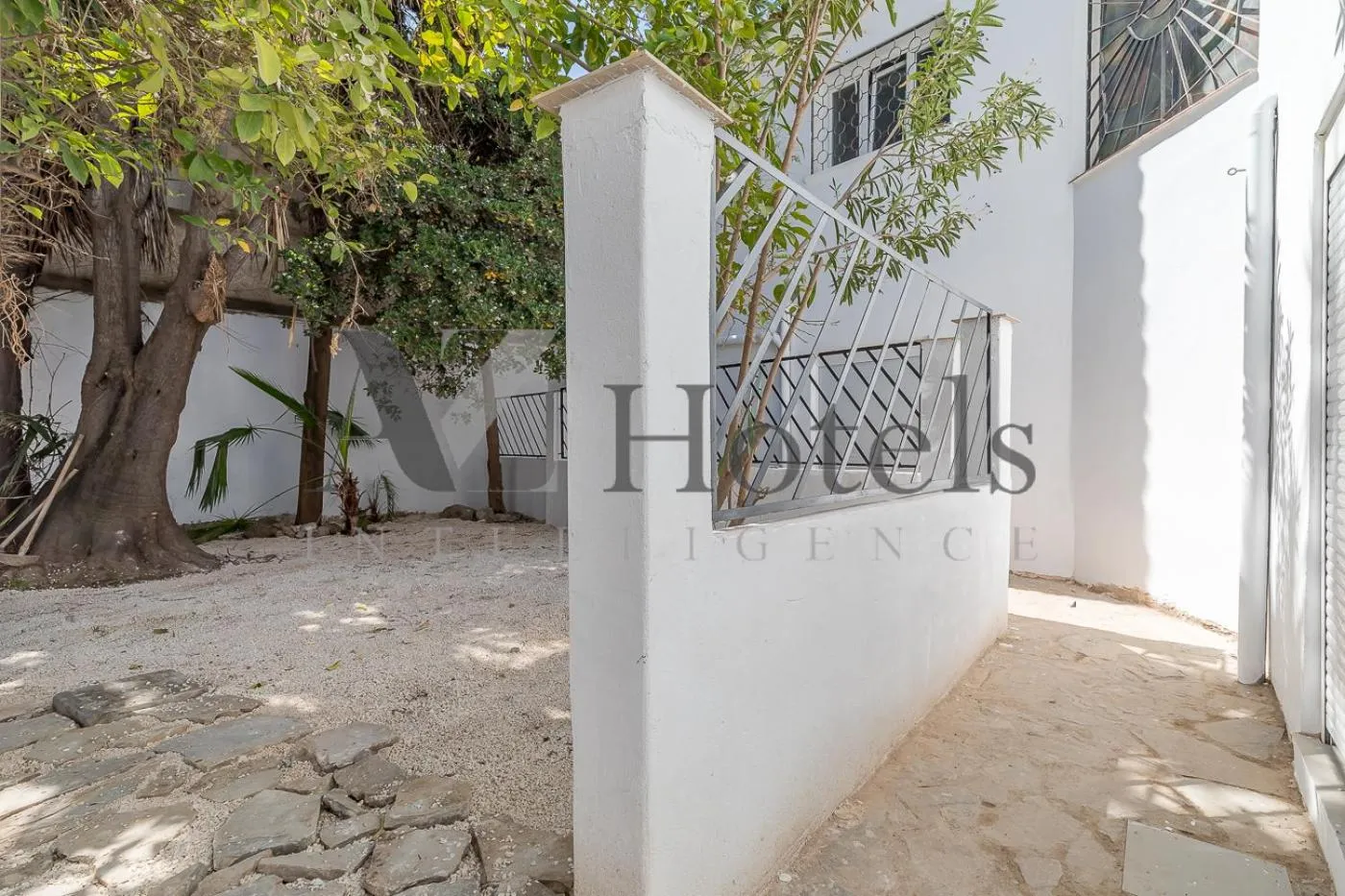 Decorative detail in AYZ Silvela - Auto check-in property