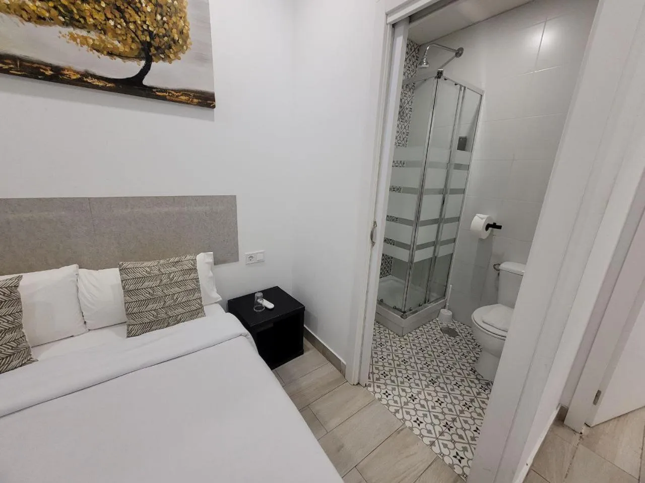 AYZ Silvela - Auto check-in property