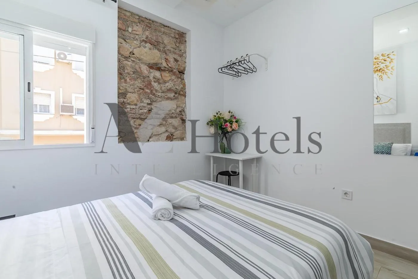 Decorative detail, Bed in AYZ Silvela - Auto check-in property