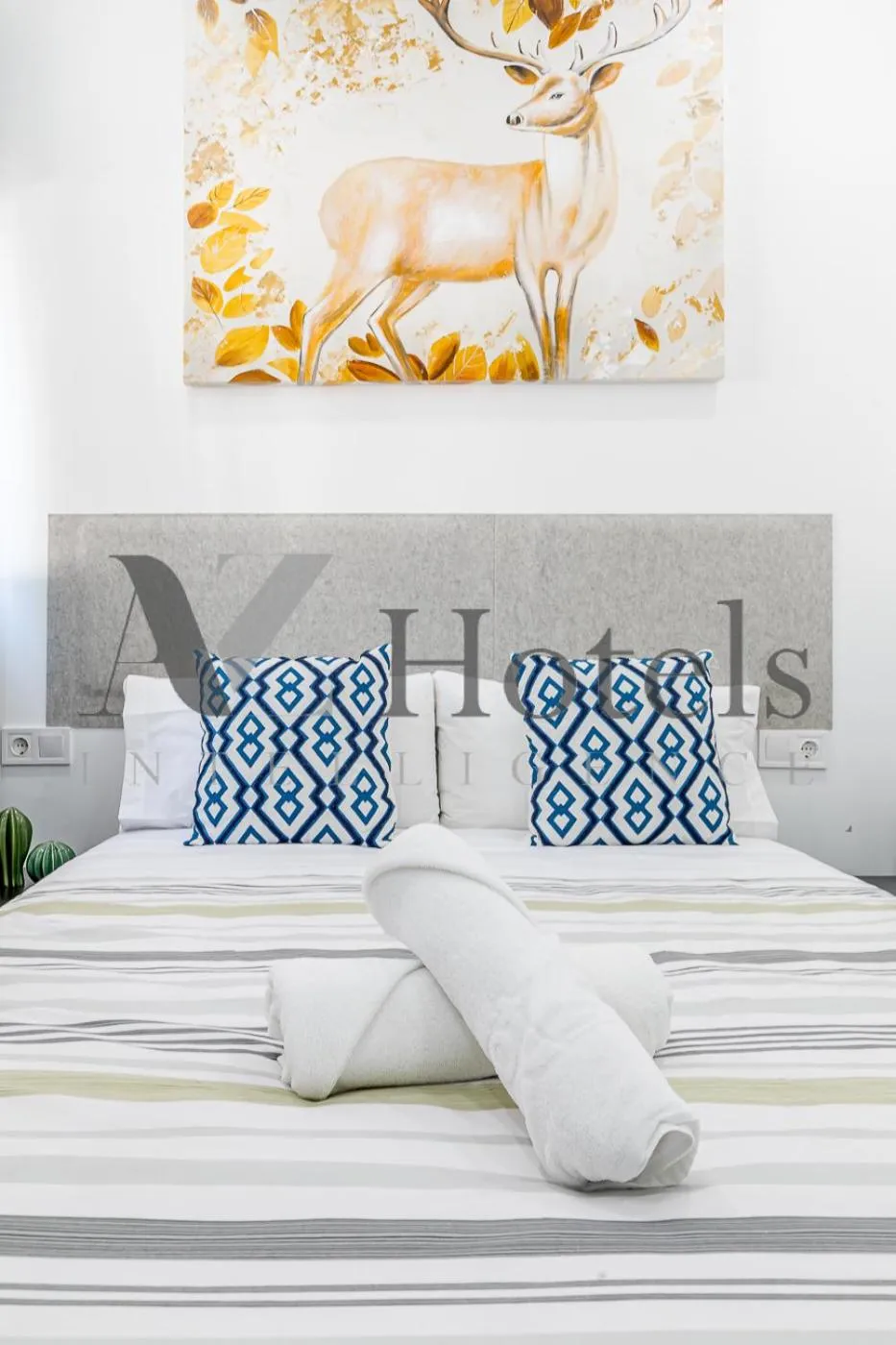 Photo of the whole room, Bed in AYZ Silvela - Auto check-in property