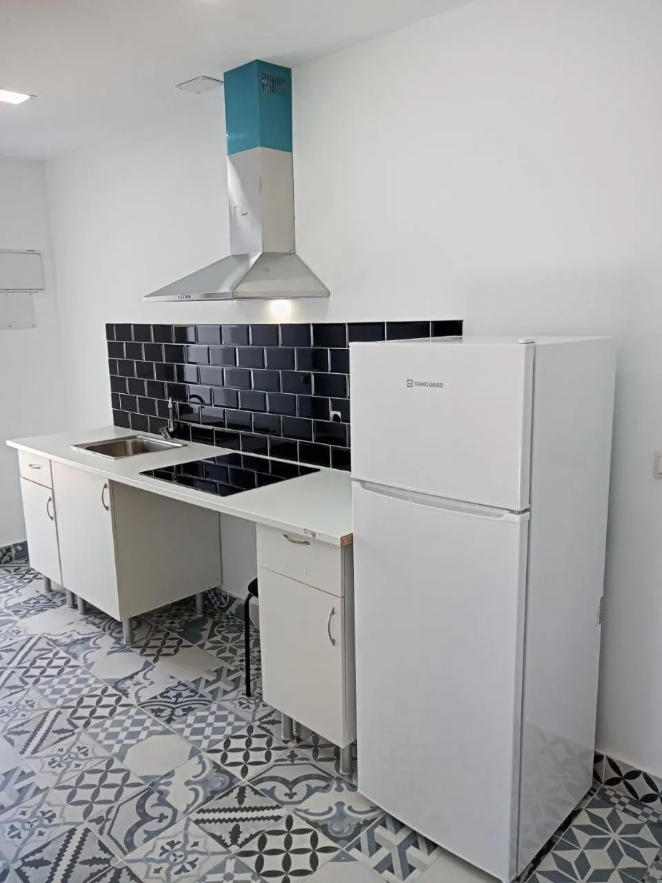 Kitchen or kitchenette in AYZ Silvela - Auto check-in property