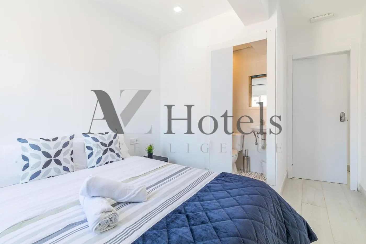 Bed in AYZ Silvela - Auto check-in property