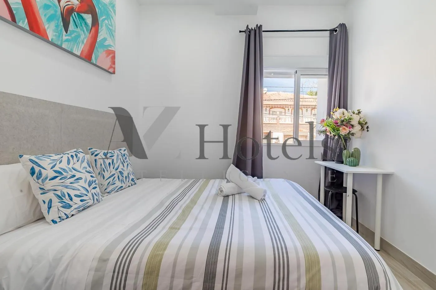 Decorative detail, Bed in AYZ Silvela - Auto check-in property