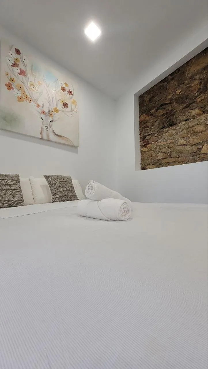 Bed in AYZ Silvela - Auto check-in property