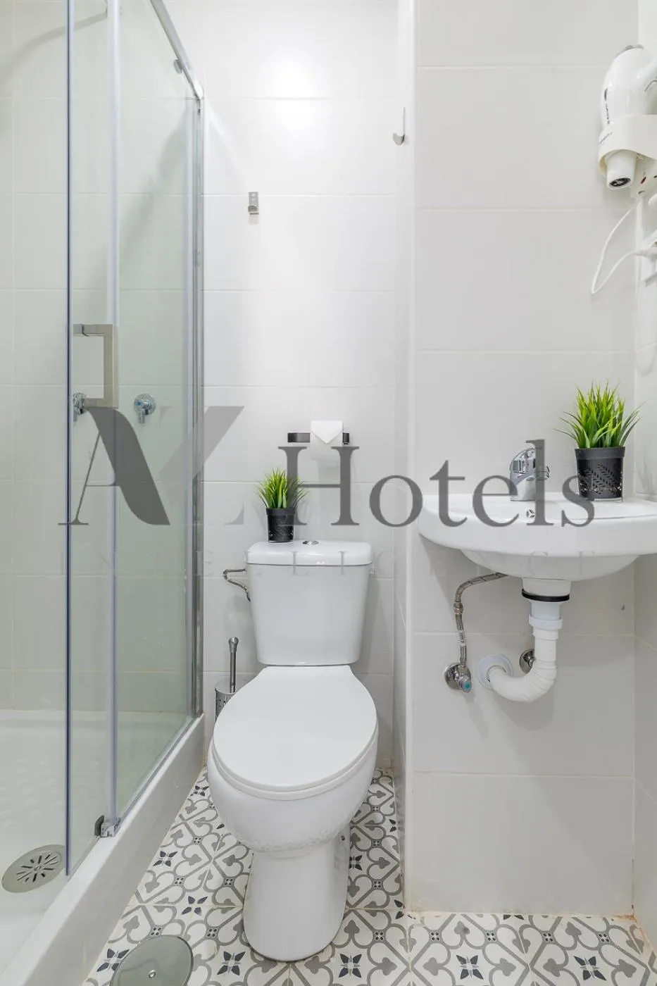 Bathroom in AYZ Silvela - Auto check-in property