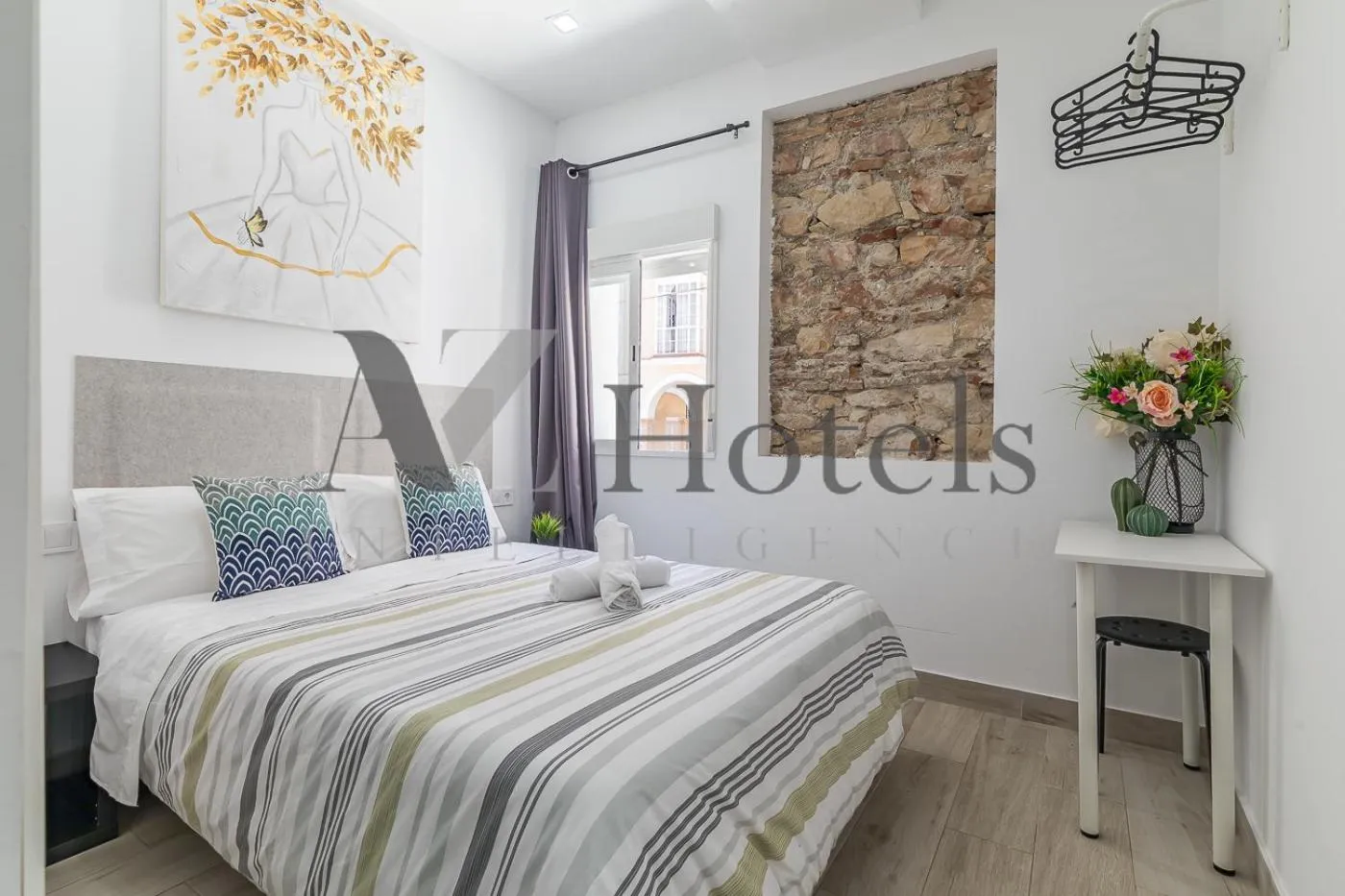 Decorative detail, Bed in AYZ Silvela - Auto check-in property