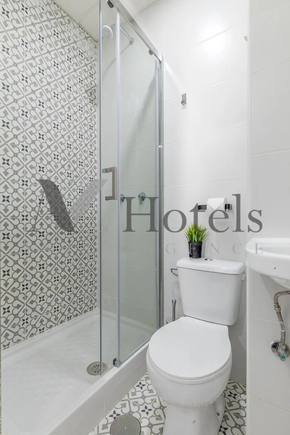 Bathroom in AYZ Silvela - Auto check-in property