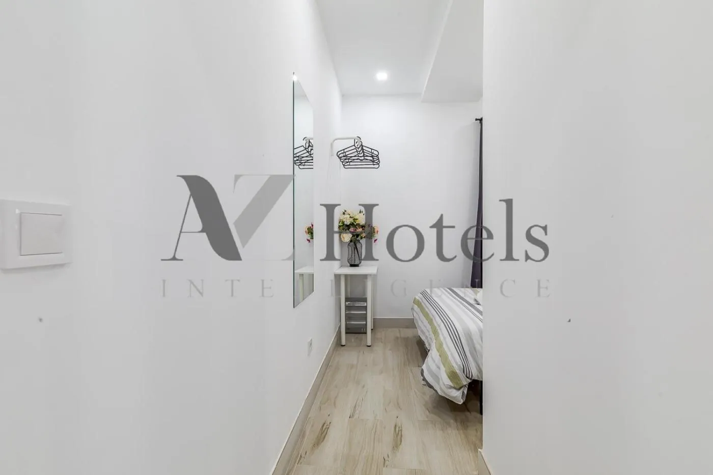 Decorative detail, Bed in AYZ Silvela - Auto check-in property