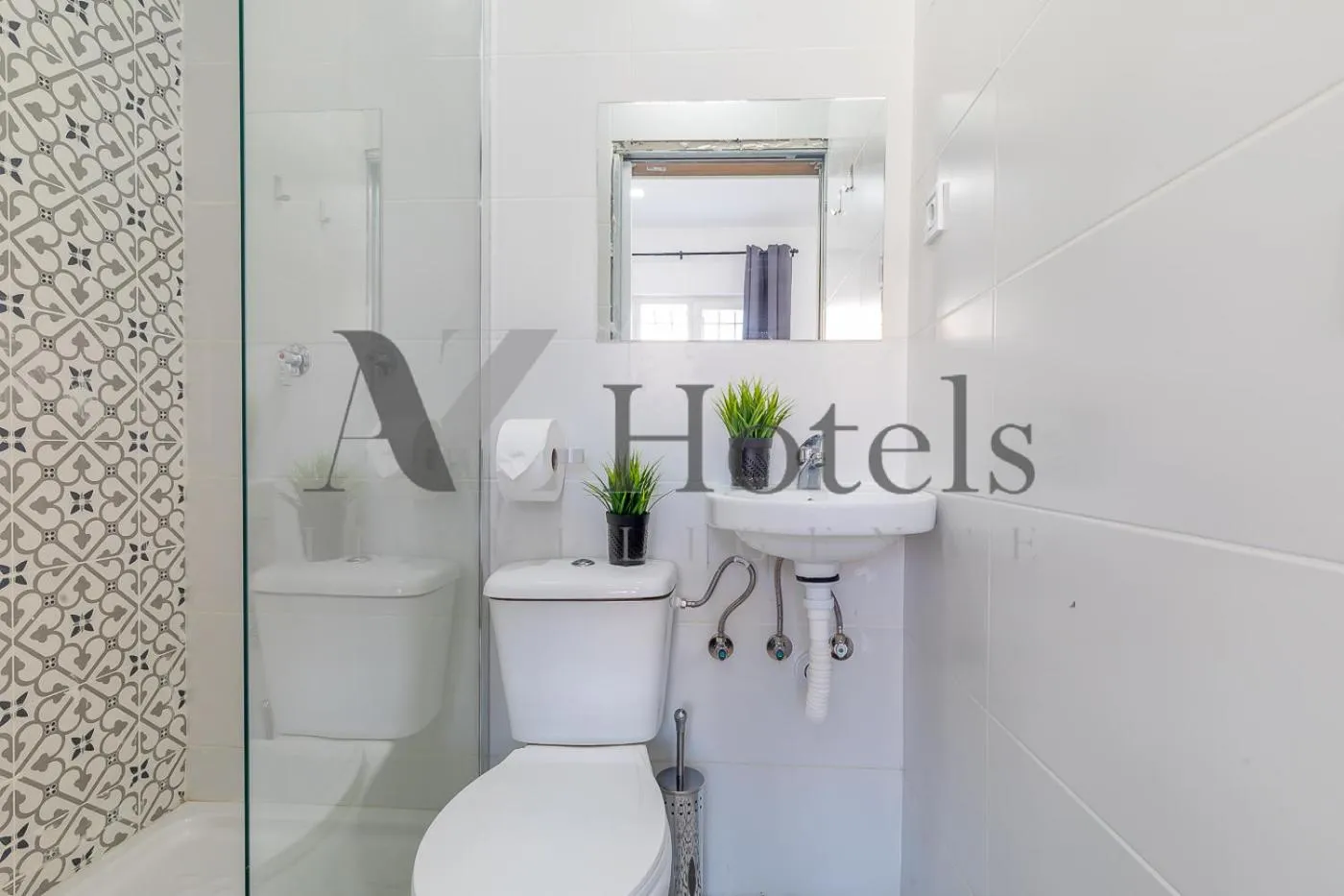 Bathroom in AYZ Silvela - Auto check-in property