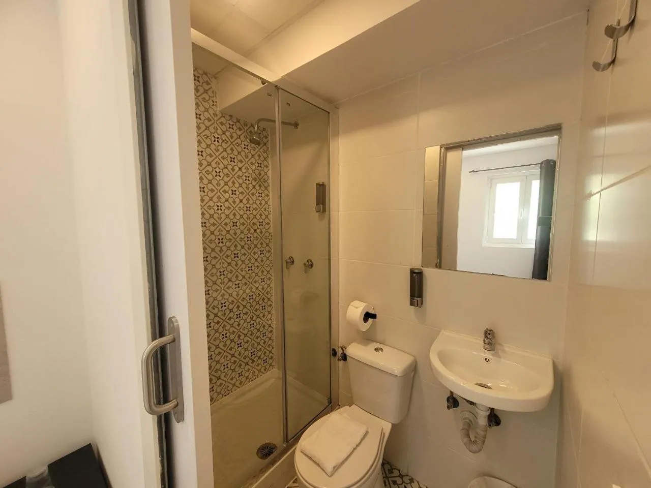 AYZ Silvela - Auto check-in property