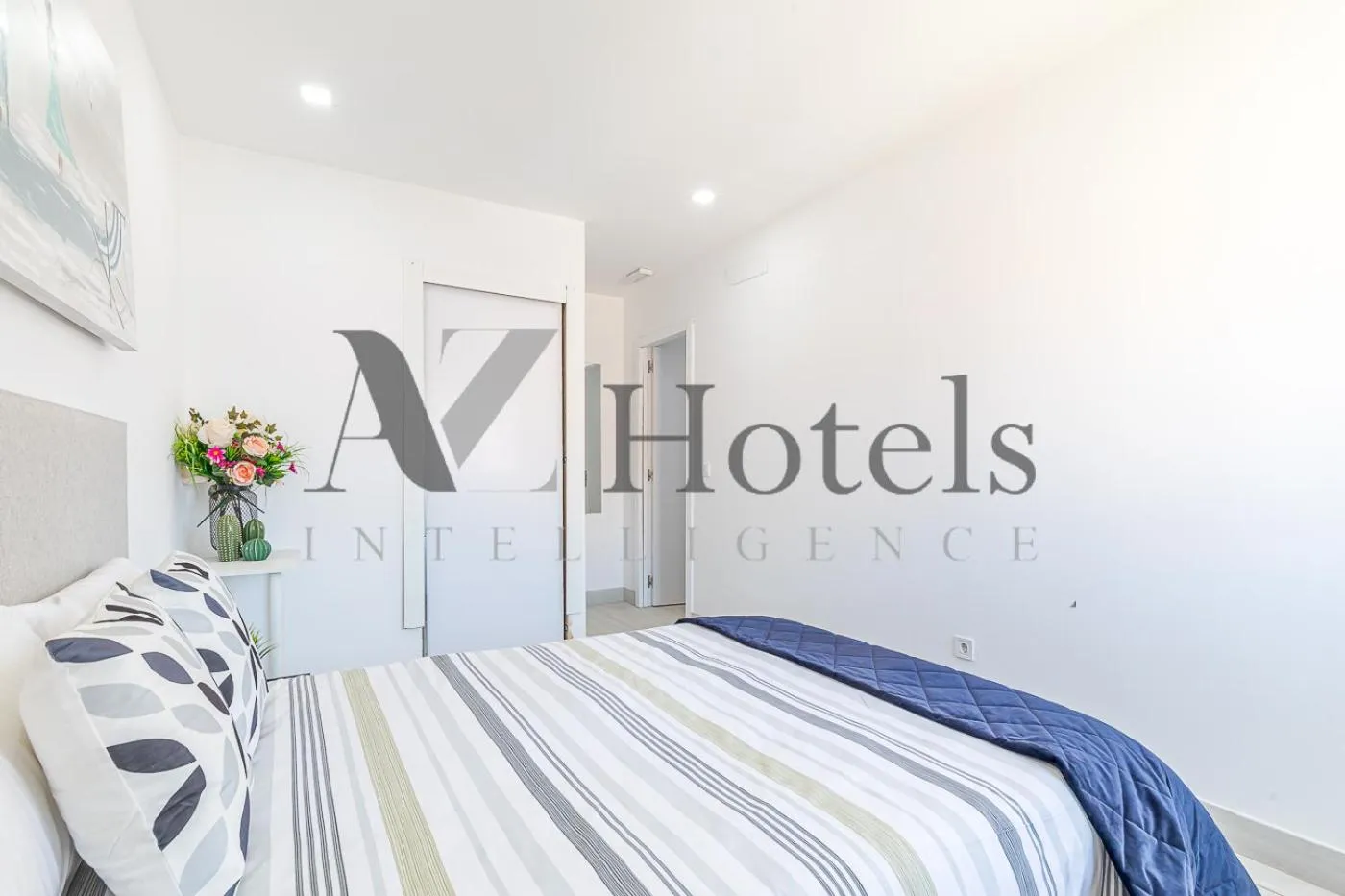 Photo of the whole room, Bed in AYZ Silvela - Auto check-in property