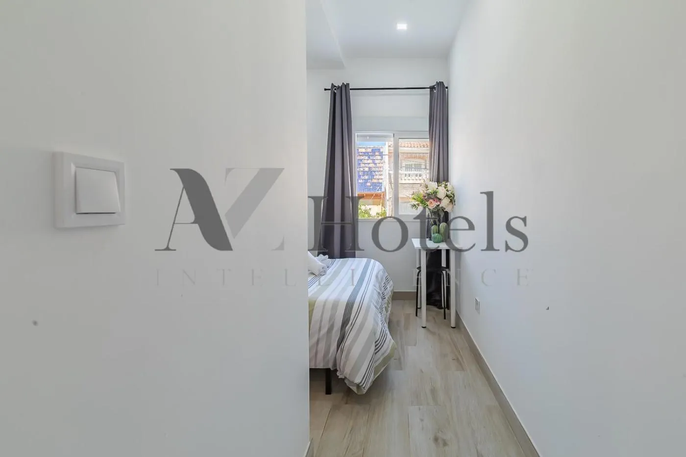 Decorative detail, Bed in AYZ Silvela - Auto check-in property