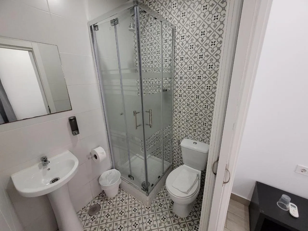 AYZ Silvela - Auto check-in property