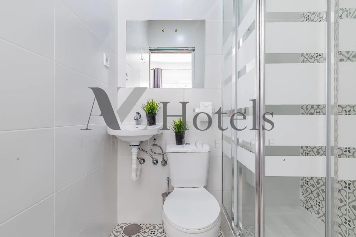 Bathroom in AYZ Silvela - Auto check-in property