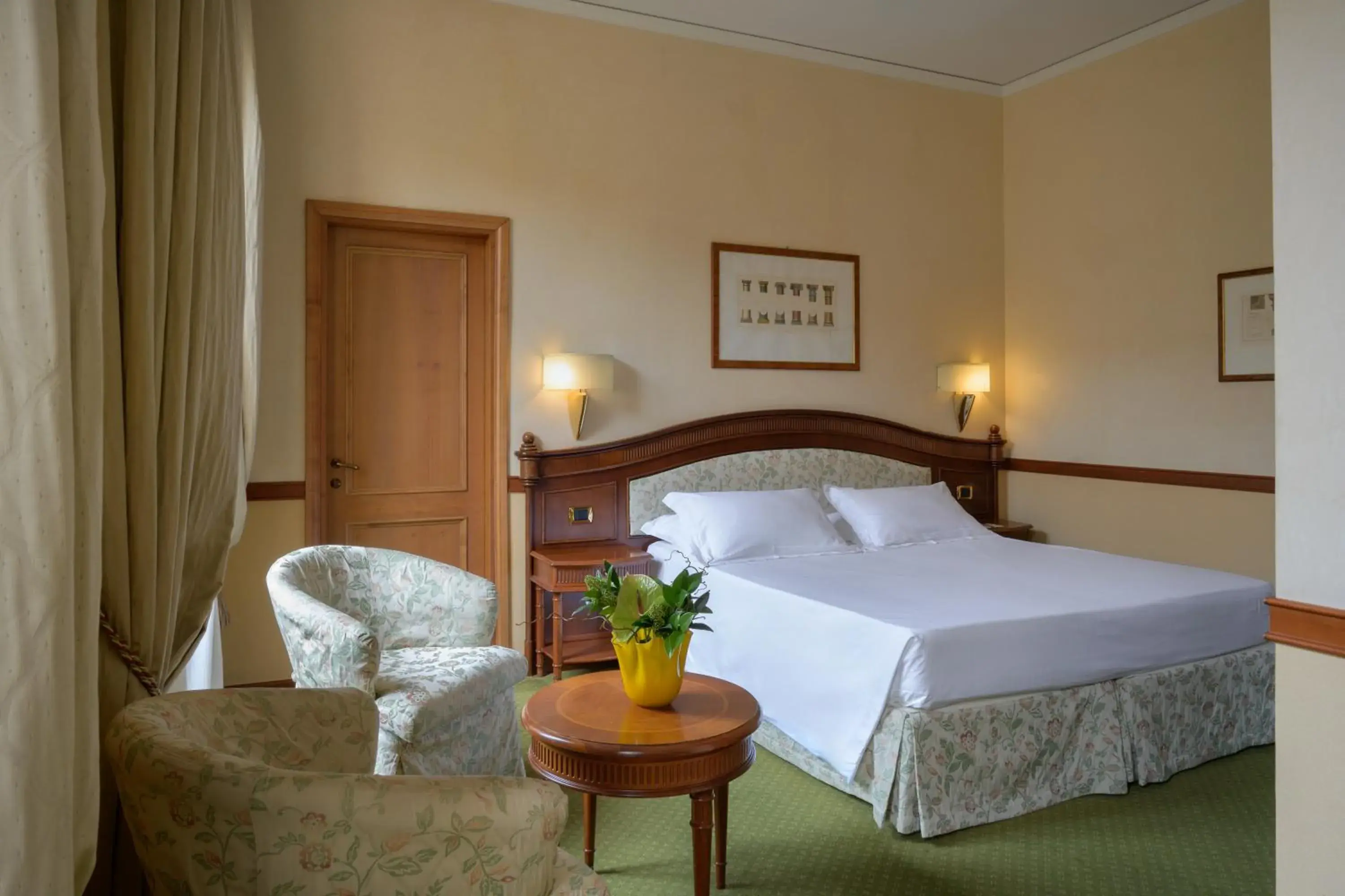 Bedroom, Bed in Hotel degli Orafi Bedroom, Bed in Hotel degli Orafi