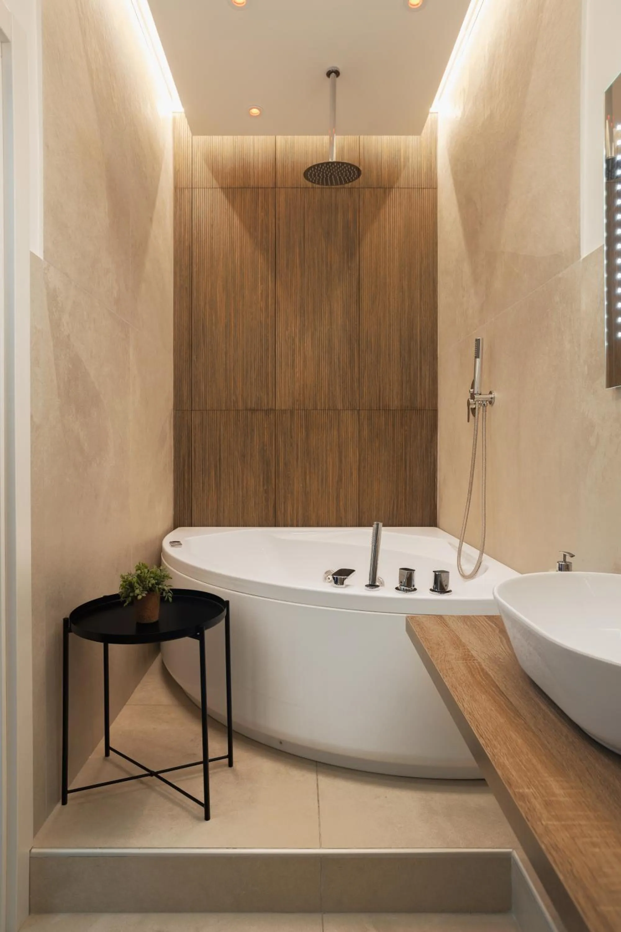 Hot Tub in Mag 179 Bed & Spa