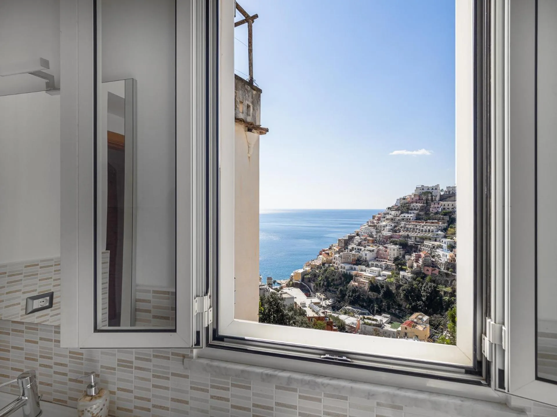 Sea view in La Perla di Chicca