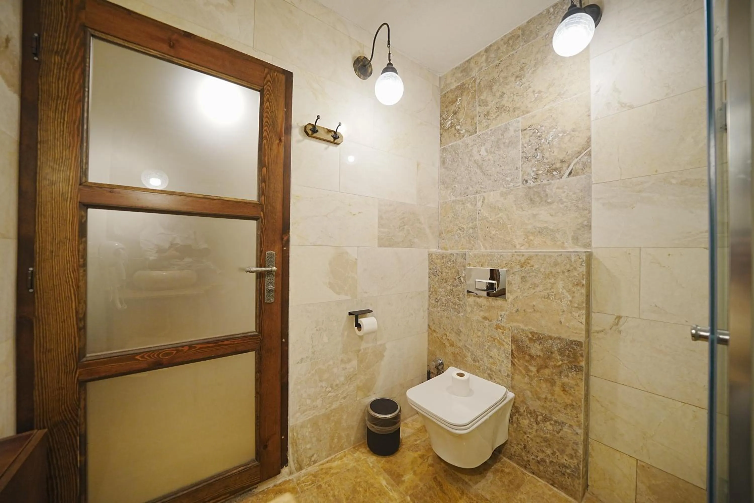 Toilet in Kayra Cave Suites