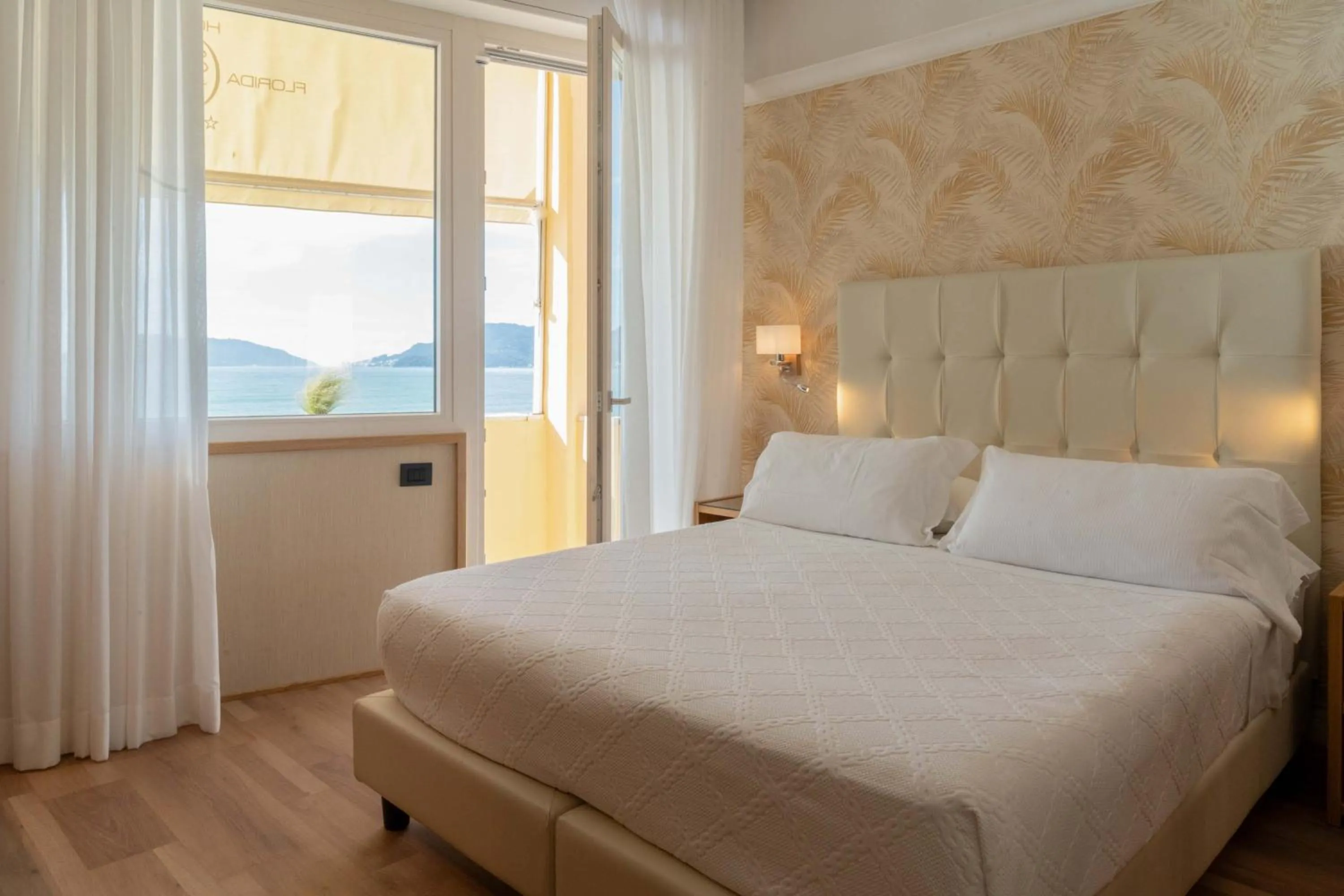 Bed in Hotel Florida Lerici