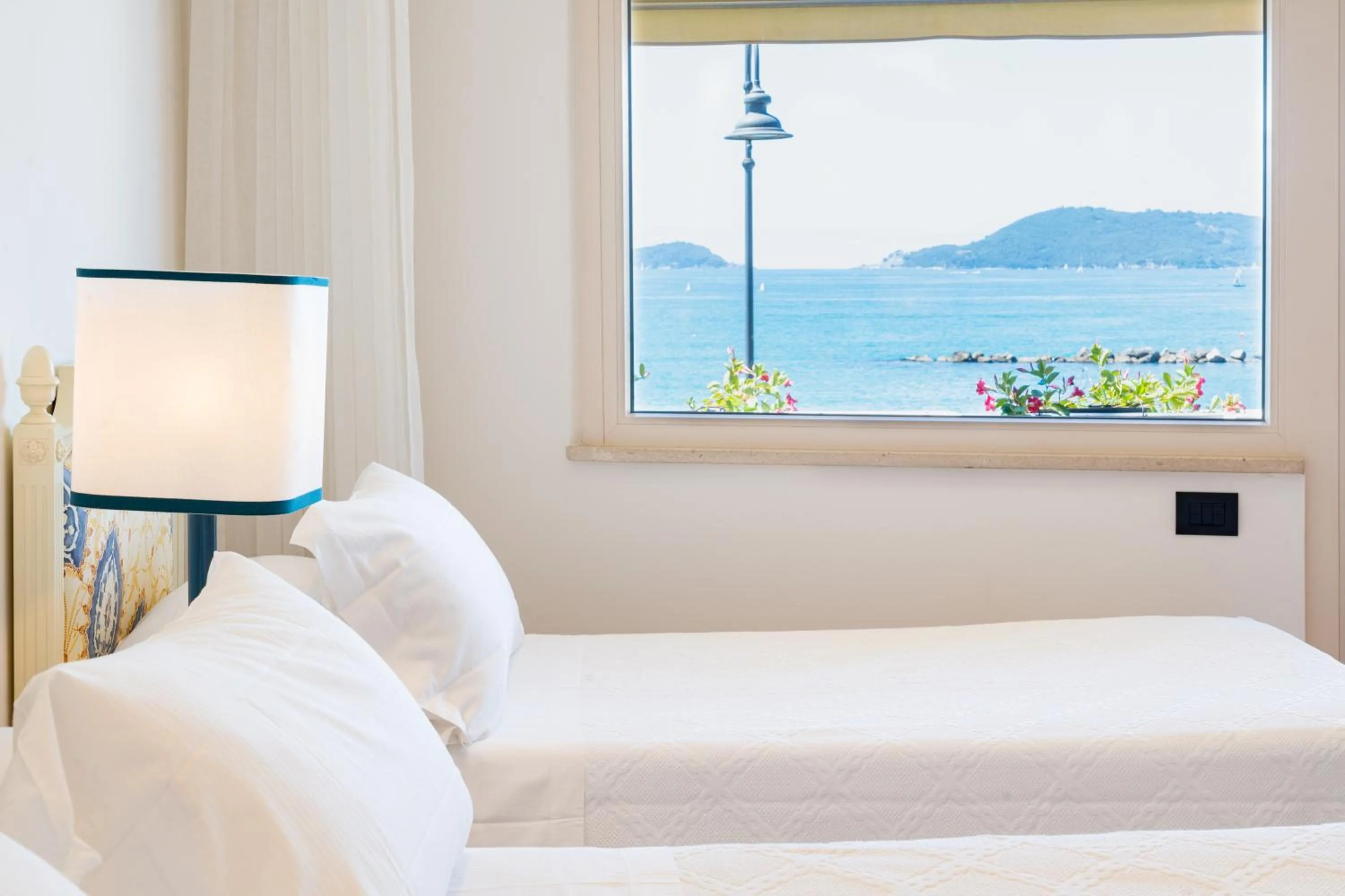 Bed in Hotel Florida Lerici