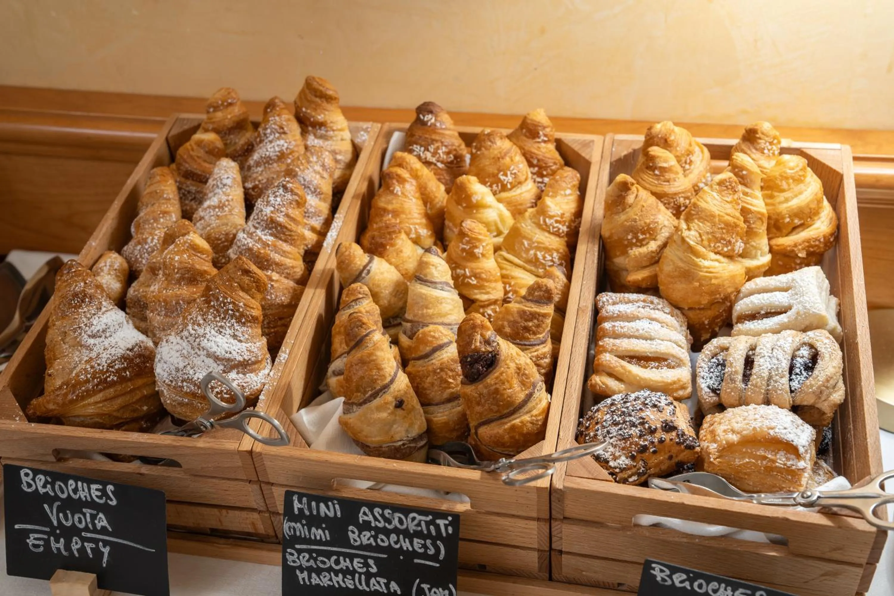 Breakfast in Hotel Florida Lerici