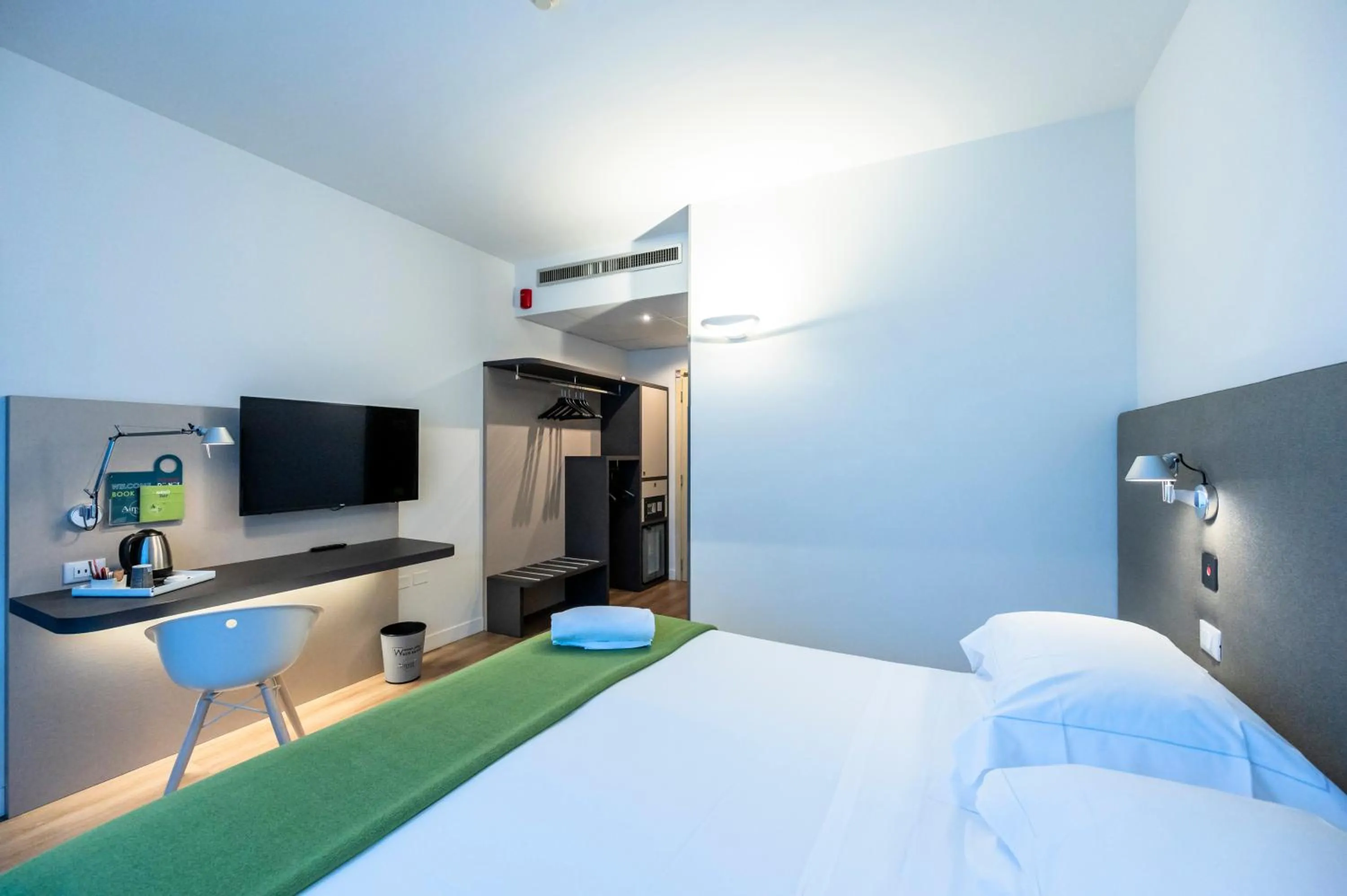 Bed in Airport Hotel Bergamo