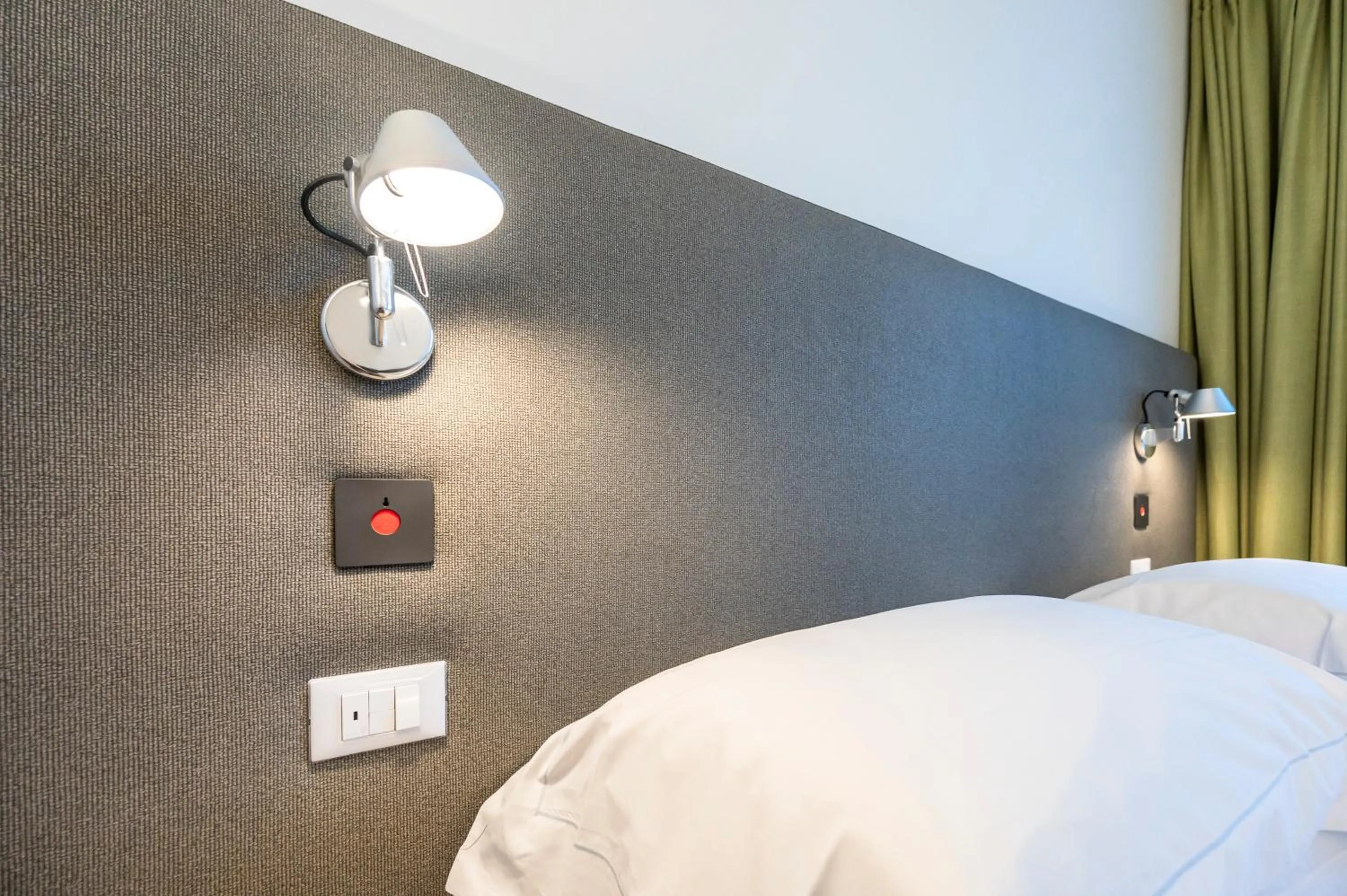 Bed in Airport Hotel Bergamo