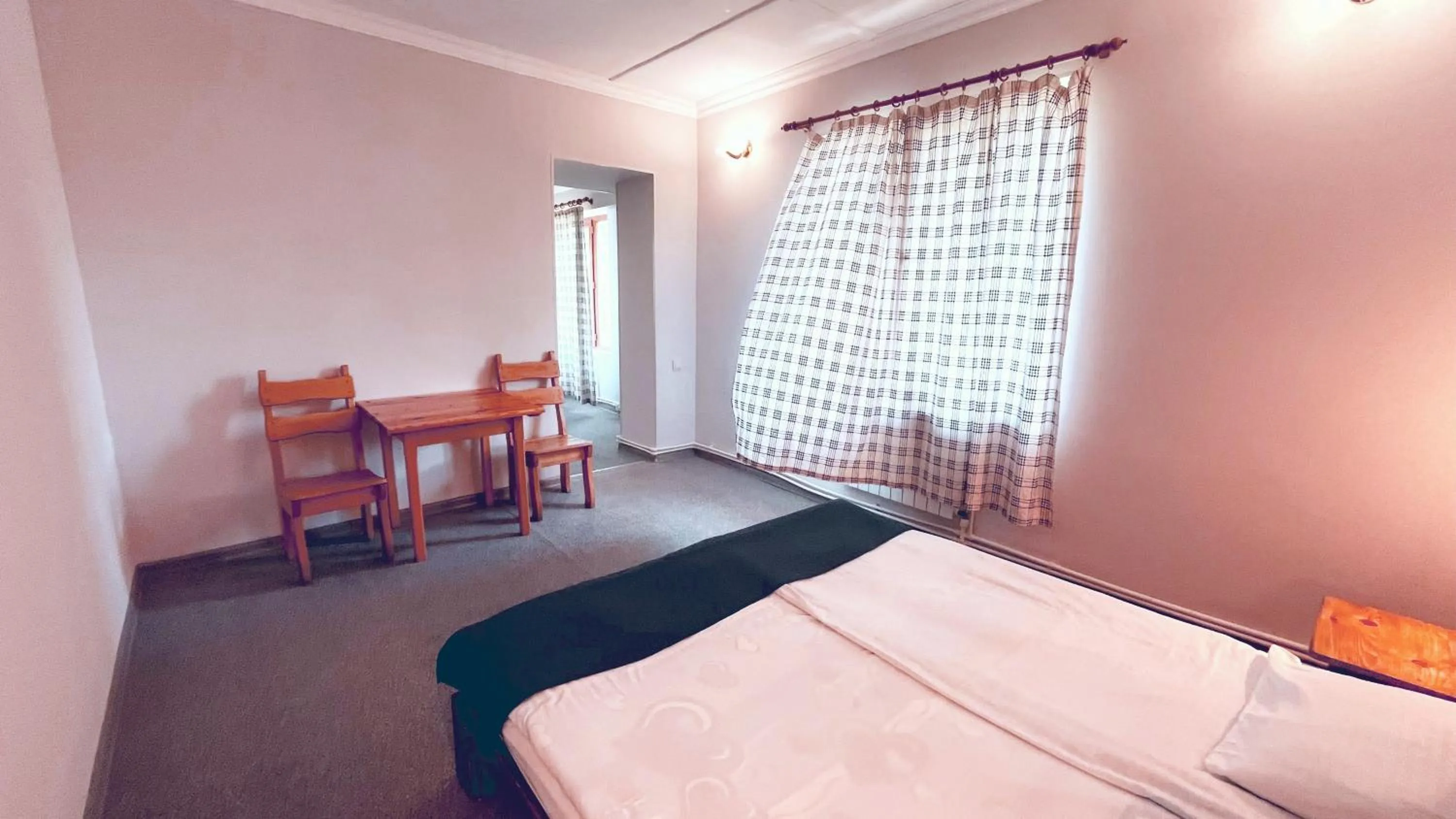 Bedroom, Bed in Dil Hill by Sam