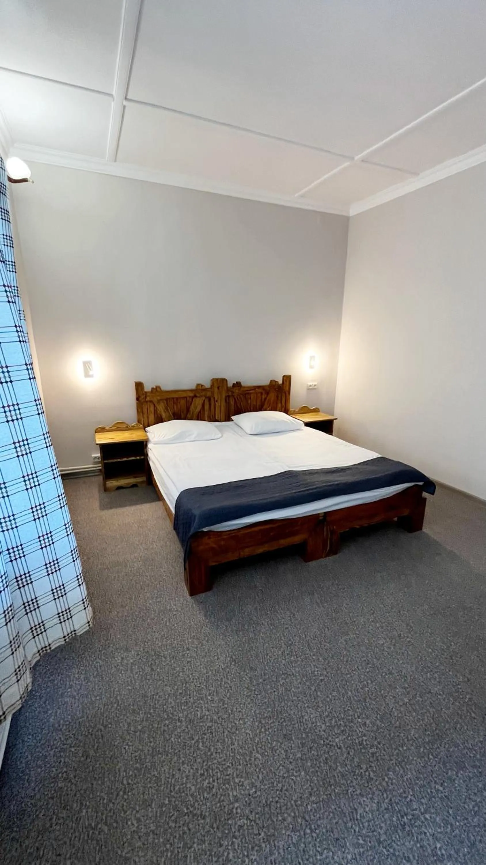 Bedroom, Bed in Dil Hill by Sam