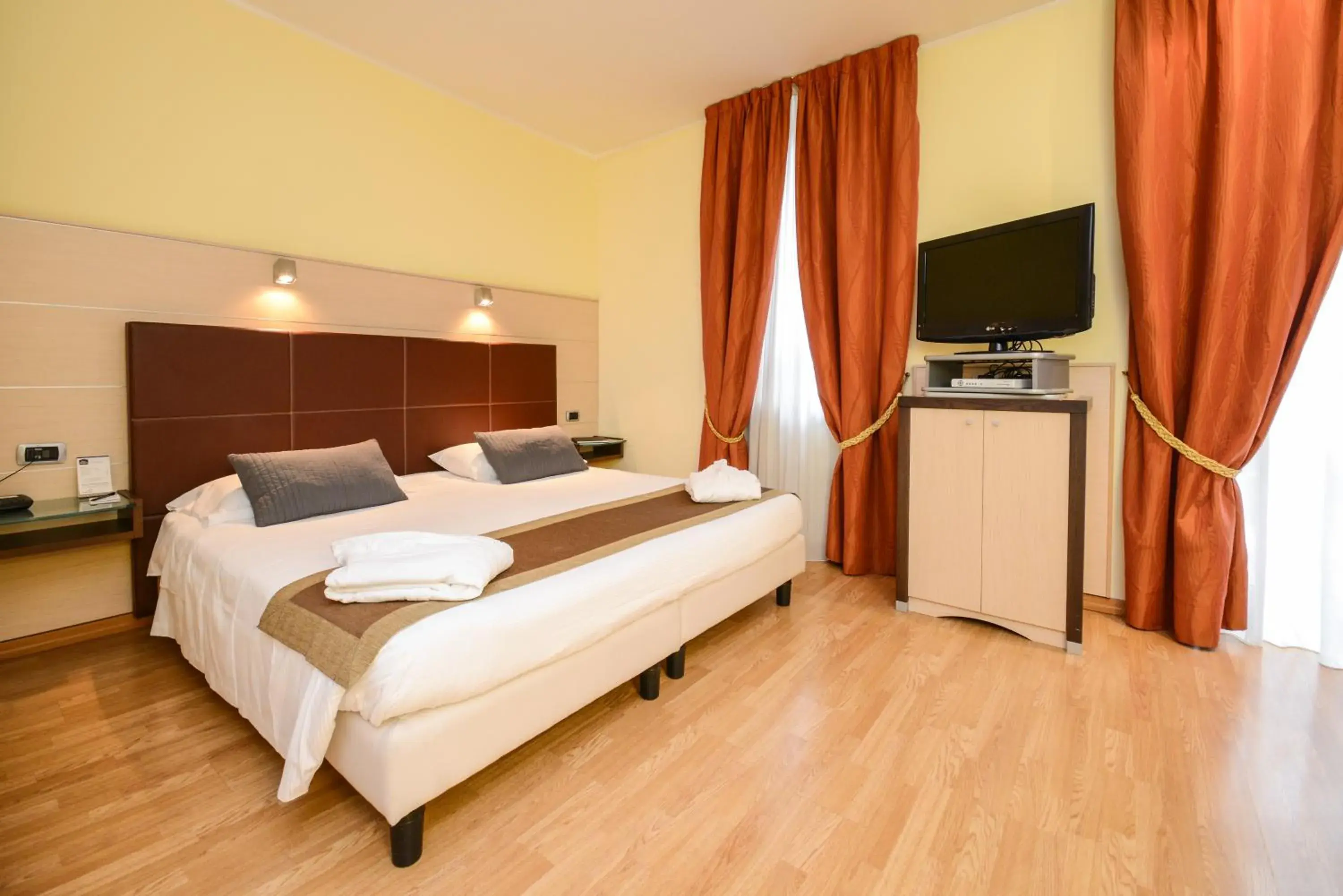 Bedroom, Bed in Hotel Master Bedroom, Bed in Hotel Master